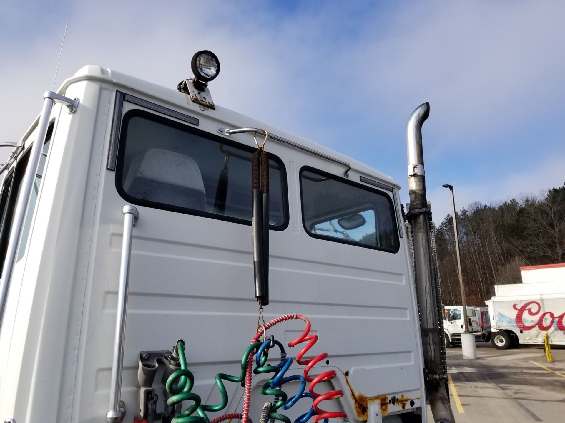 2000 Freightliner Day Cab Single Axle, Mileage: 216,222, VIN# 1FUWH6BAXYHH06624 - Image 8 of 32