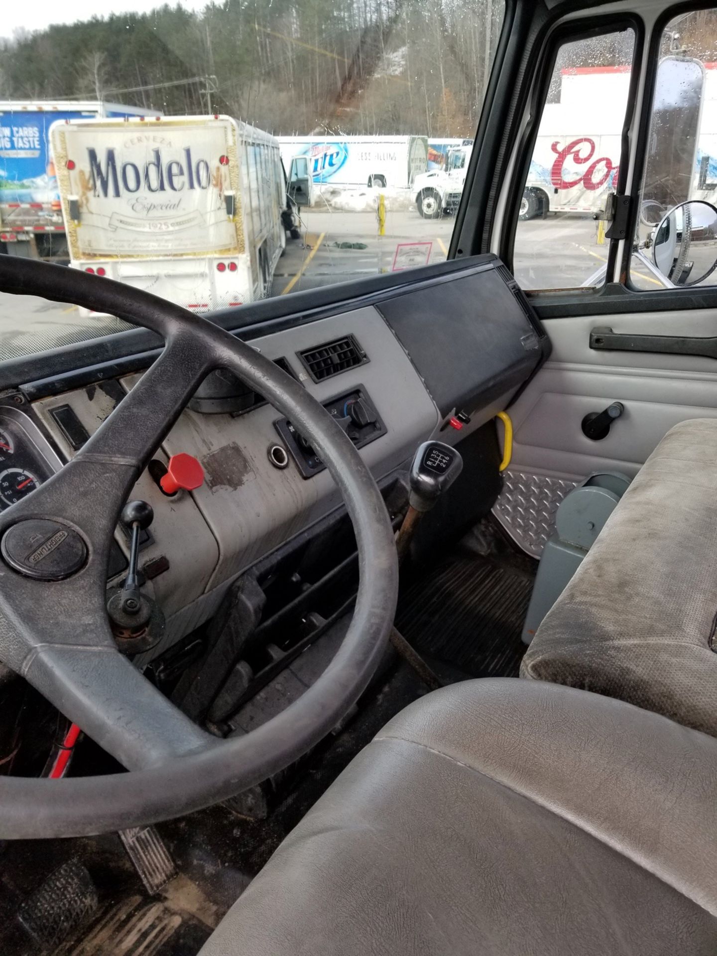 2000 Freightliner Day Cab Single Axle, Mileage: 216,222, VIN# 1FUWH6BAXYHH06624 - Image 26 of 32