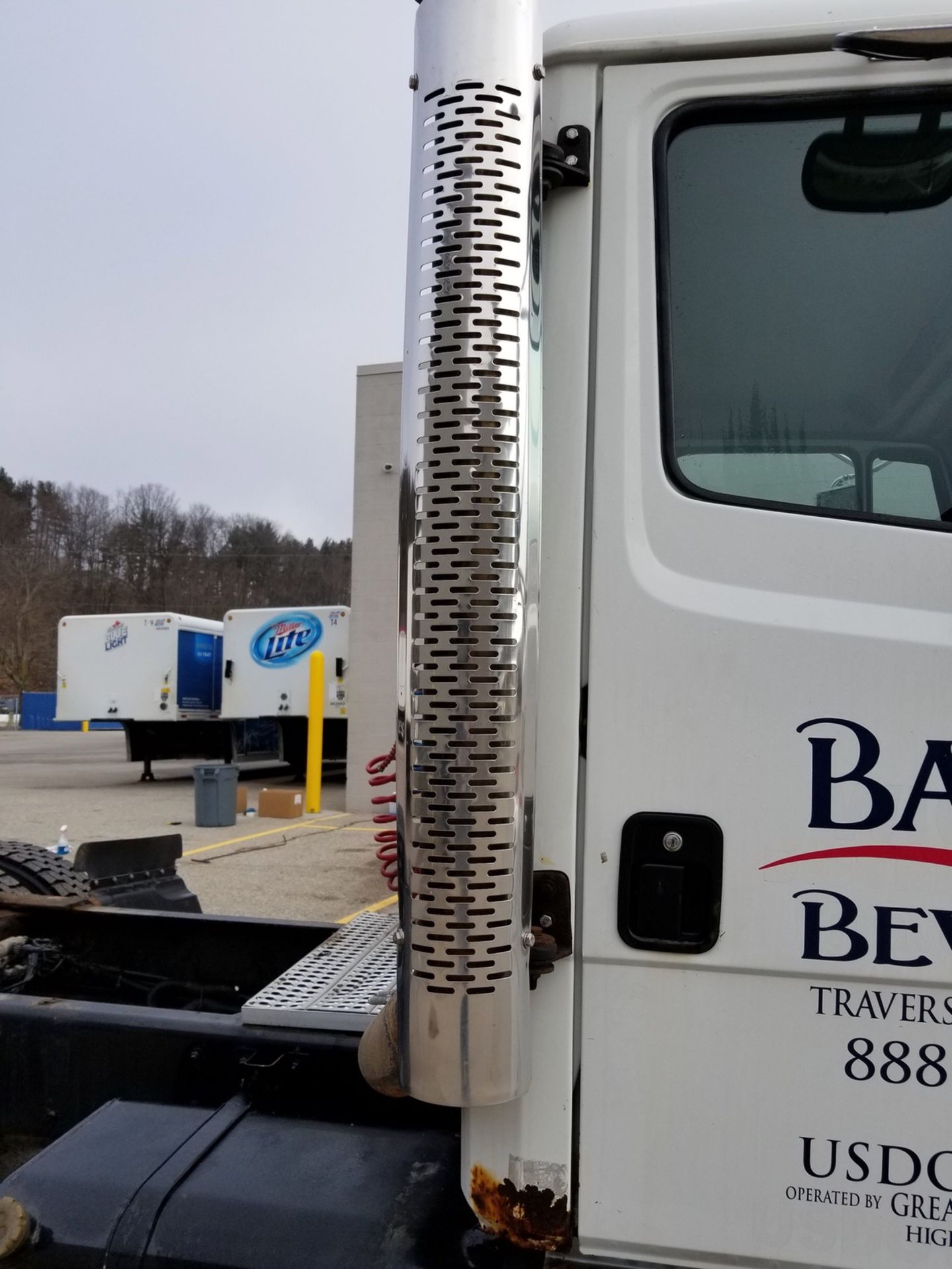 2002 Freightliner Day Cab Single Axle, Mileage: 176,618, VIN# 1FUBBTCS02HJ77341 - Image 17 of 36