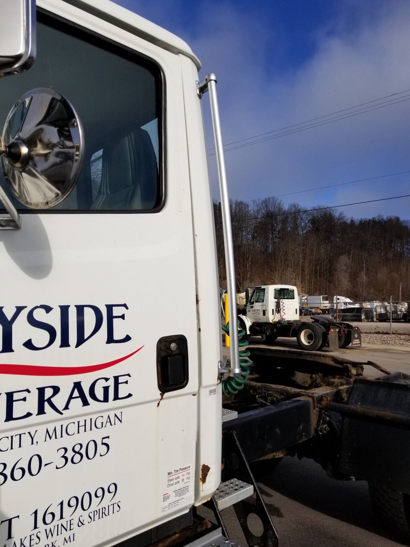 2000 Freightliner Day Cab Single Axle, Mileage: 216,222, VIN# 1FUWH6BAXYHH06624 - Image 10 of 32