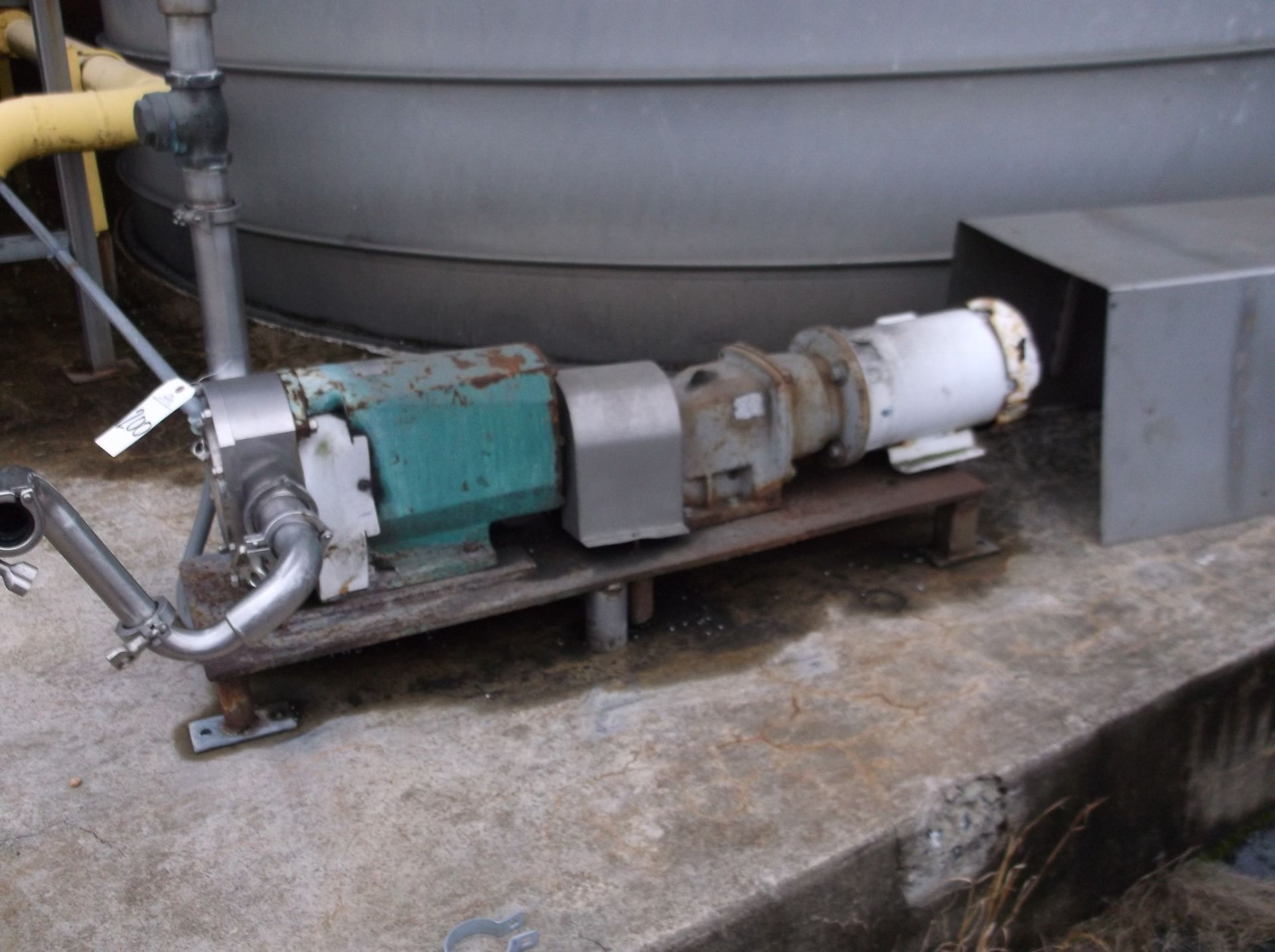 Tri Clover positive displacement pump, S/N Y9198, M# TSR4WLD-30 | Rigging/Loading Fee: $100