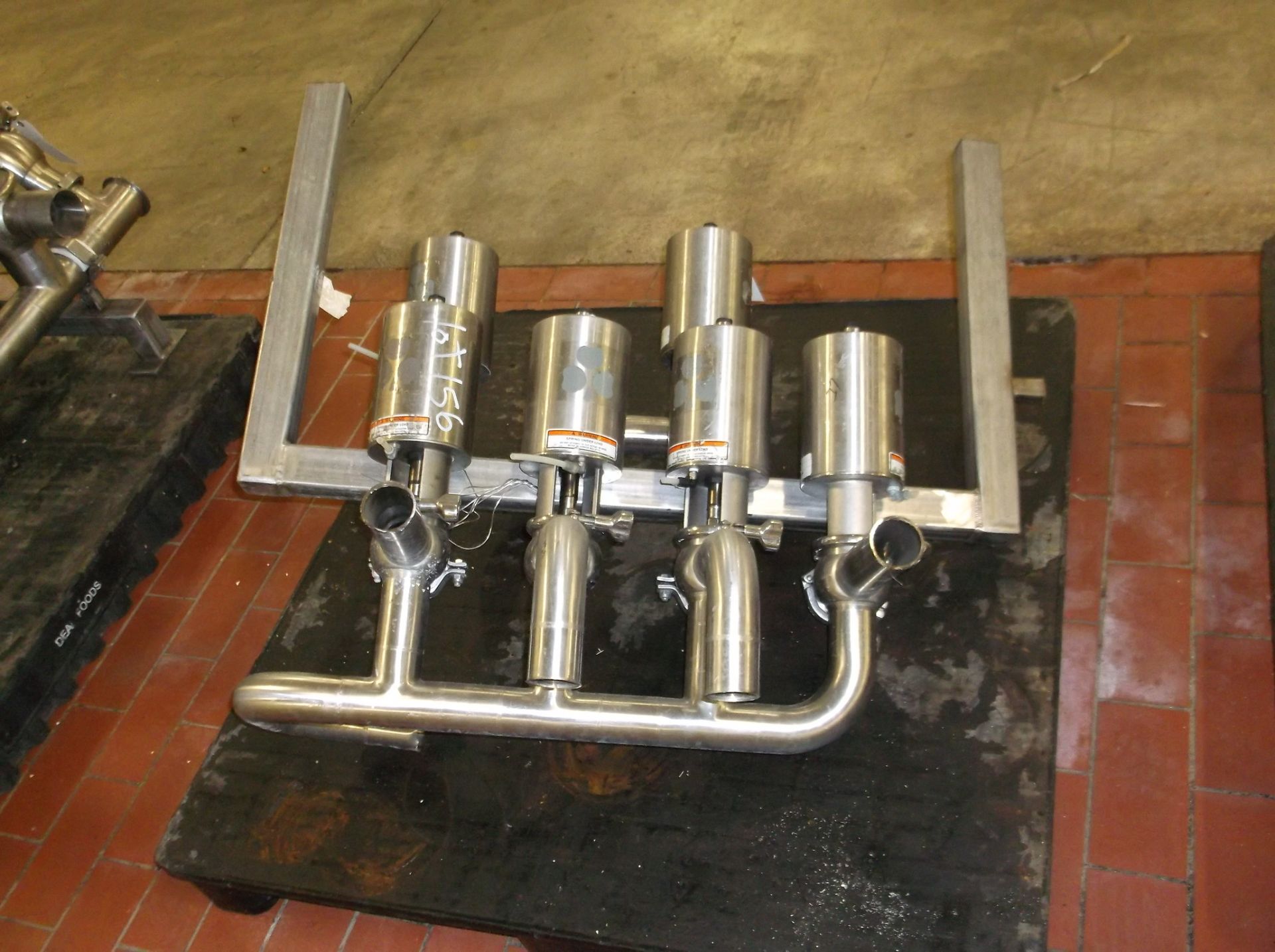 Tri Clover SS 2in air valve cluster (6) valves | Rigging/Loading Fee: $75
