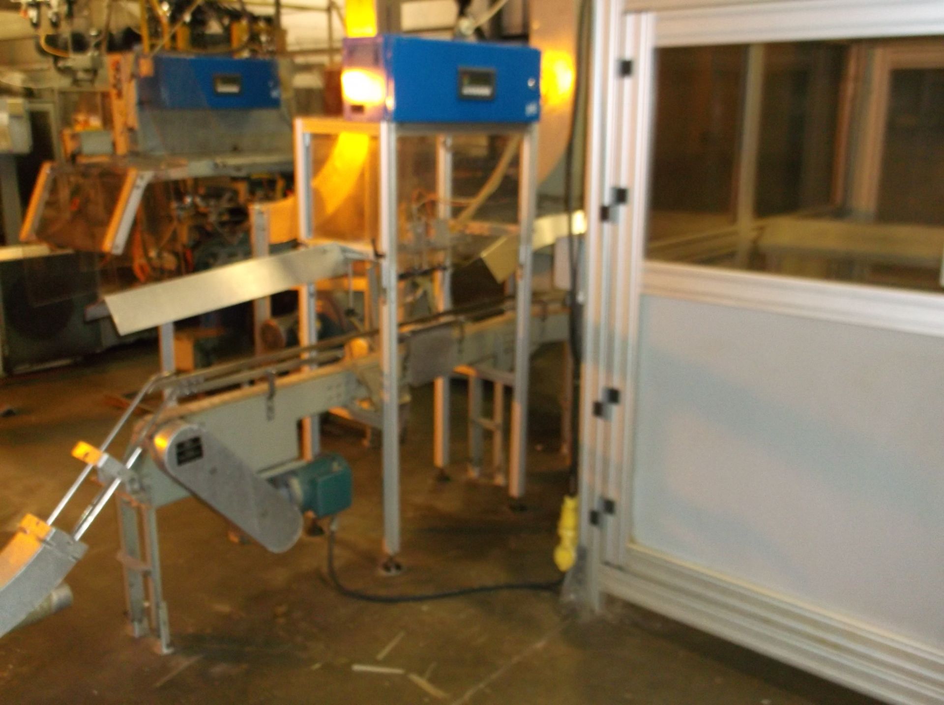 Rocheleau Blow Molding system with trim table and leak detection | Rigging/Loading Fee: $7000 - Bild 5 aus 6