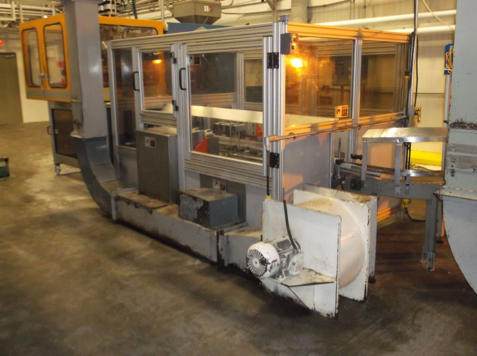 Rocheleau Blow Molding system with trim table and leak detection | Rigging/Loading Fee: $7000 - Bild 3 aus 6