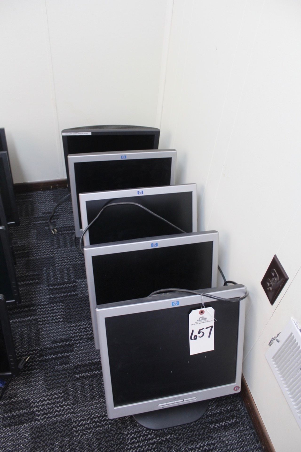 Lot of (5) Flat Screen Computer Monitors | Rigging: Hand Carry