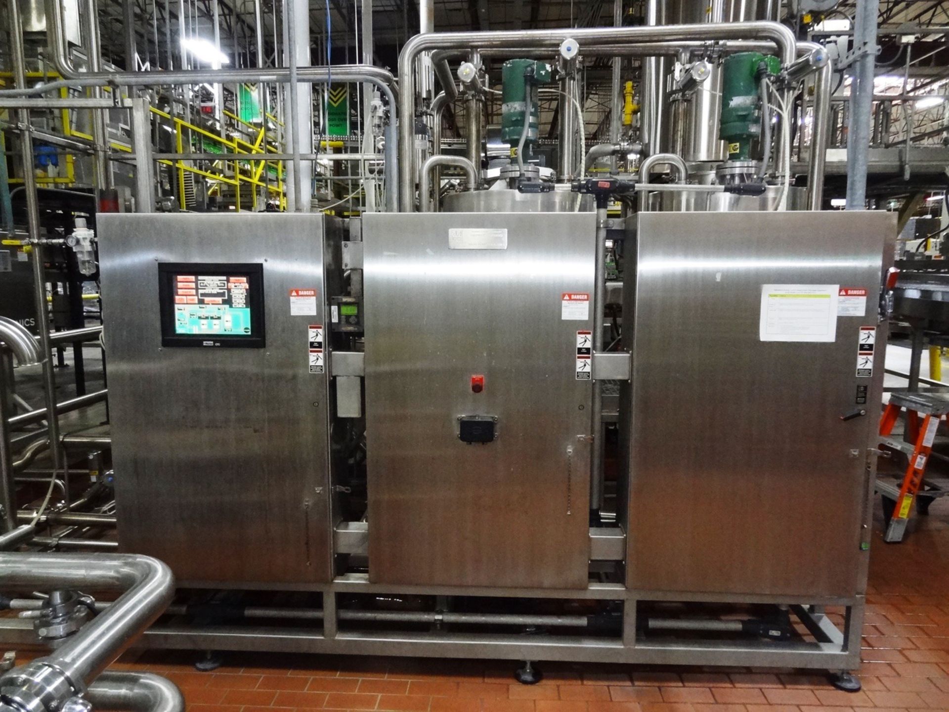 2003 DSI Processor, Mineral Blender, Model 7134, 600 BPM 20 Oz Beverage Line | Rigging Fee: $3000 - Image 4 of 4