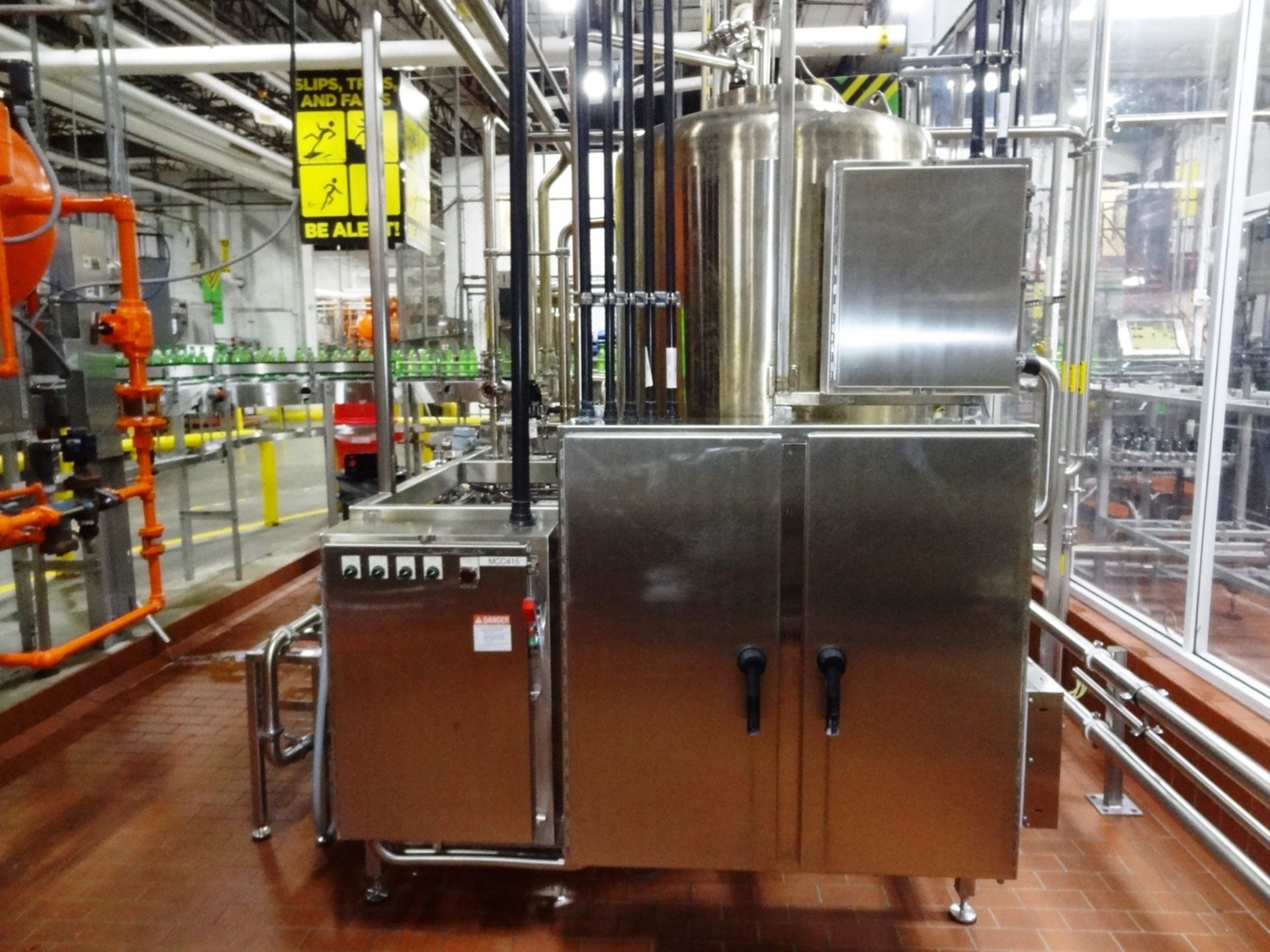 2003 DSI Processor, Mineral Blender, Model 7134, 600 BPM 20 Oz Beverage Line | Rigging Fee: $3000