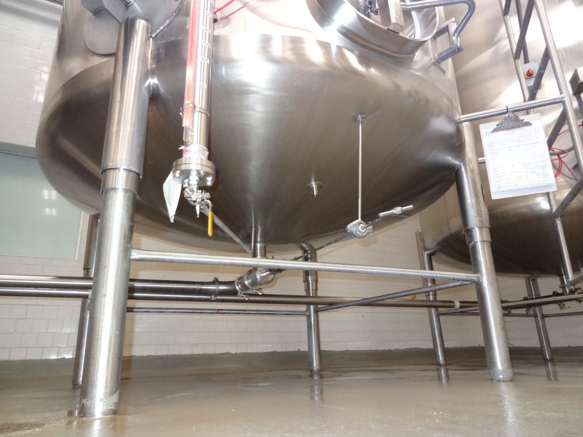 3,000 Gallon Cherry Burrell Vertical Side Agitated Mixing Tank, 3,000 Gal, 7'-0 | Rigging Fee: $1000 - Image 3 of 5