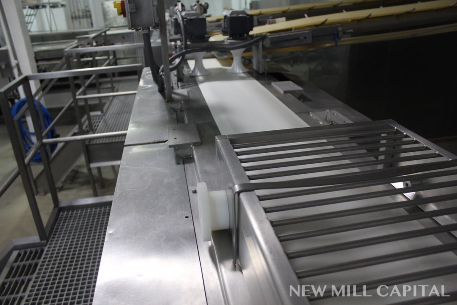 ABI Ltd. Reciprocating Tray Loading Conveyor, M# Reciprocator, S/N 040401, 12" | Rigging Fee: $700 - Image 3 of 5