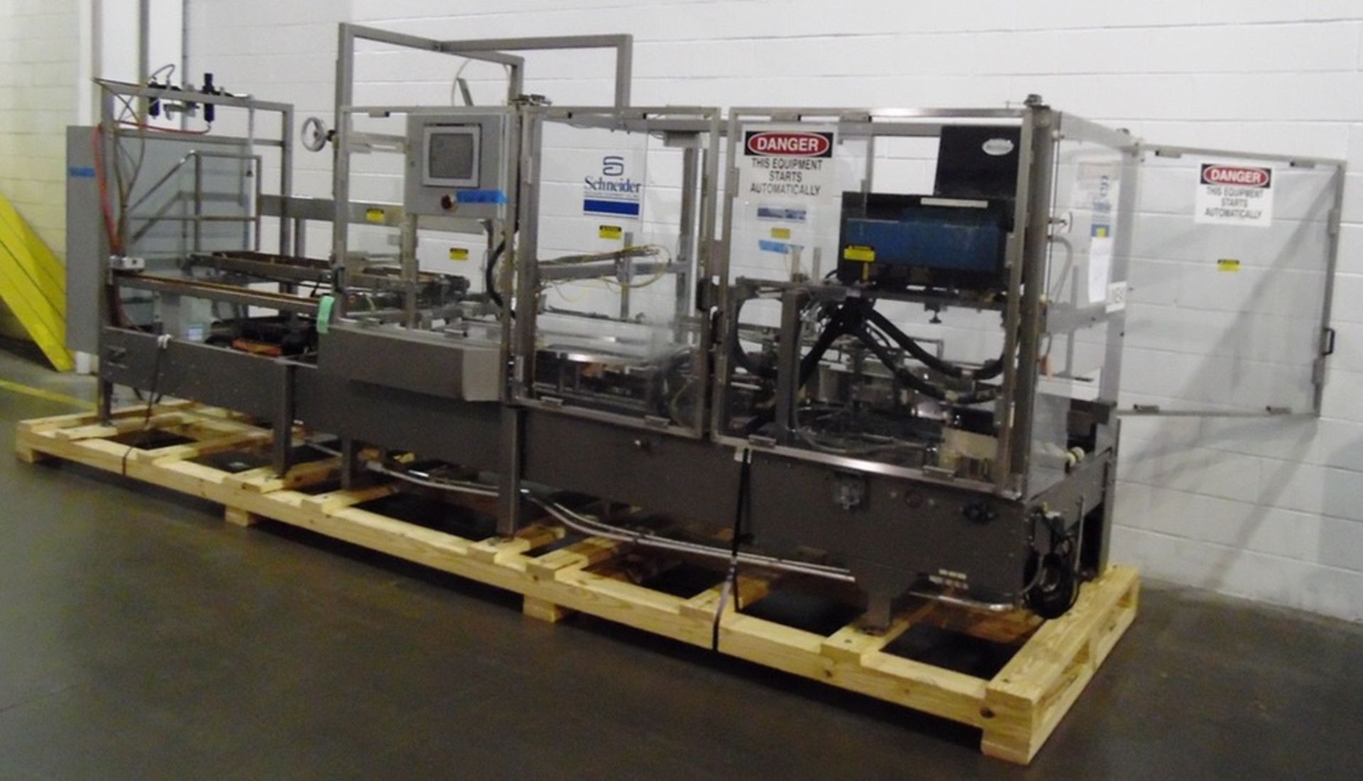 Schneider Model HCP-3H1P Left Hand Inline Case Packer, Comes With Nordson 34 | No Charge for Loading
