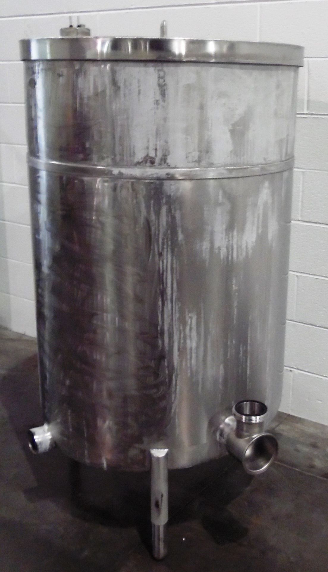 150 Gallon 316 Stainless Steel Tank, Mounted On (4) 14 Legs, Sloped Bottom W | No Charge for Loading