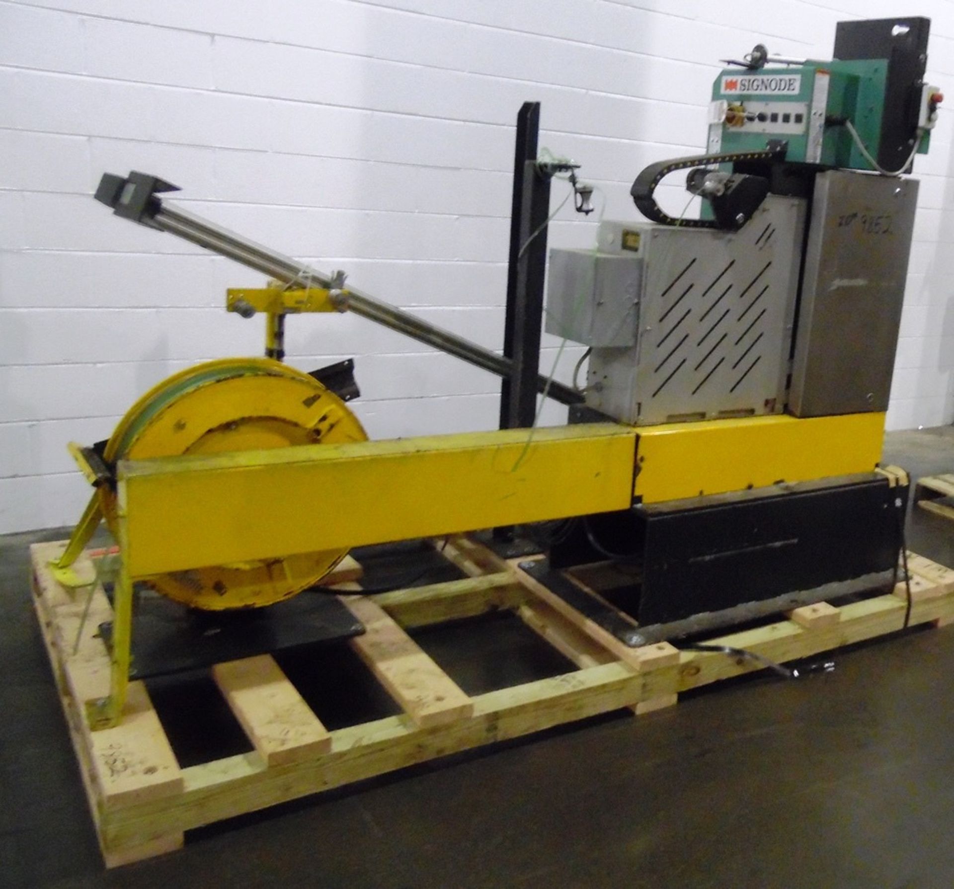 Signode VRB/BPS Pallet Strapper, Full Pallet Strapper Previously Used To Str | No Charge for Loading