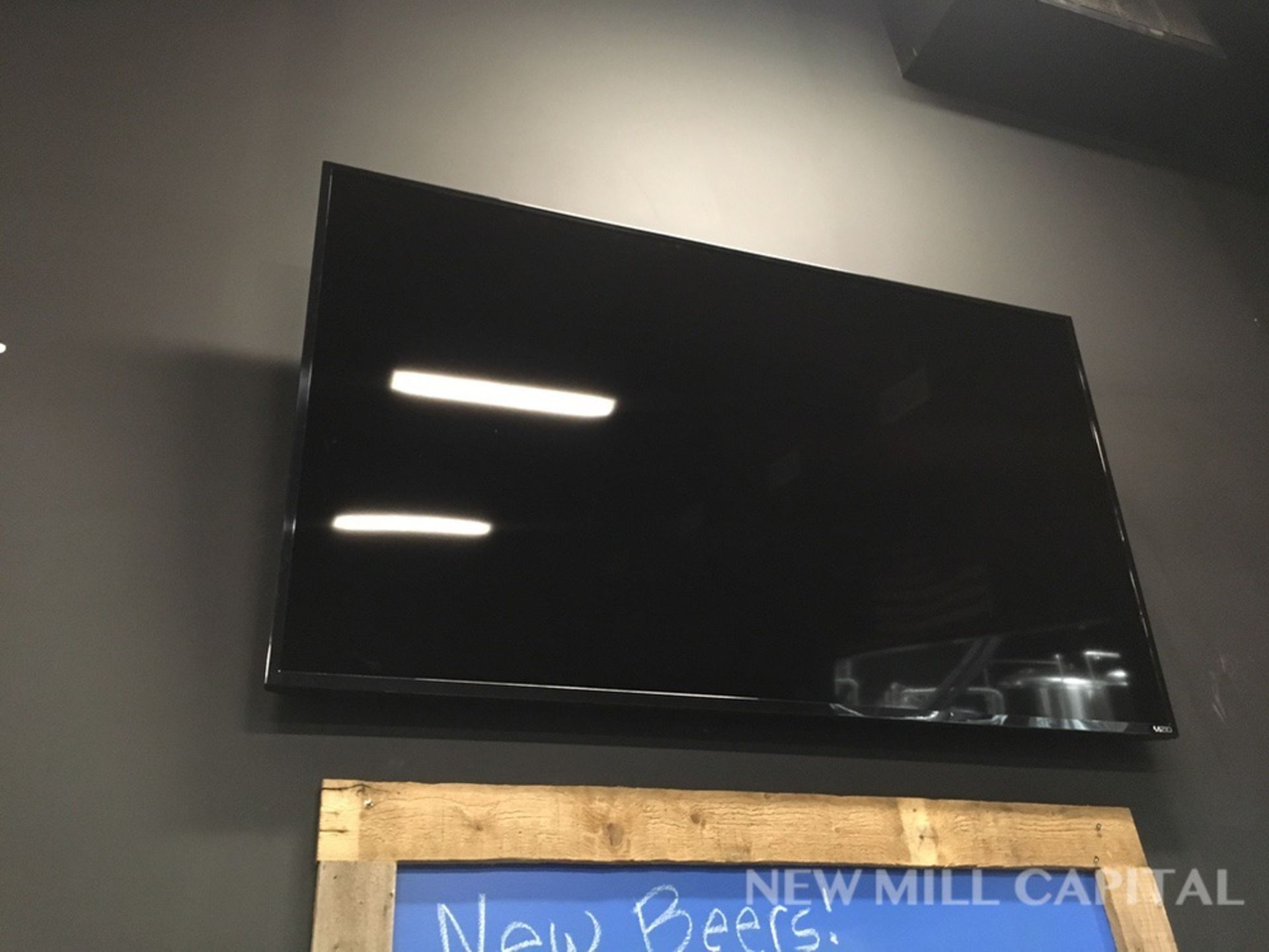 Vizio Flatscreen TV | Rigging Fee: $50