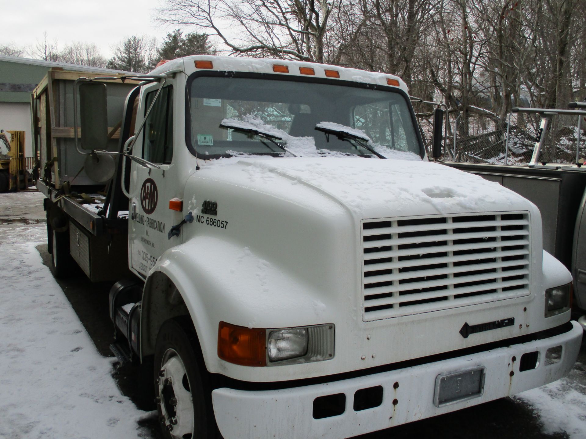 2000 International 4700 DT466E Ramp Truck, 6 Wheel, Diesel, 6 Sp. Man Trans.w/ 21' Deck, (Has Title) - Image 5 of 7