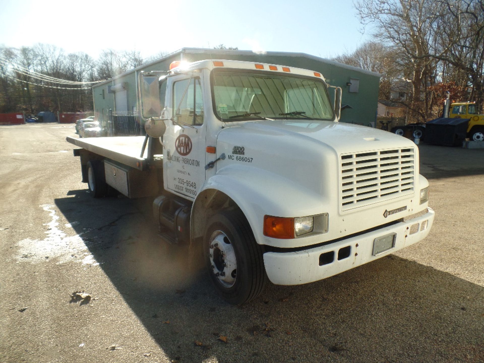 2000 International 4700 DT466E Ramp Truck, 6 Wheel, Diesel, 6 Sp. Man Trans.w/ 21' Deck, (Has Title) - Image 3 of 7