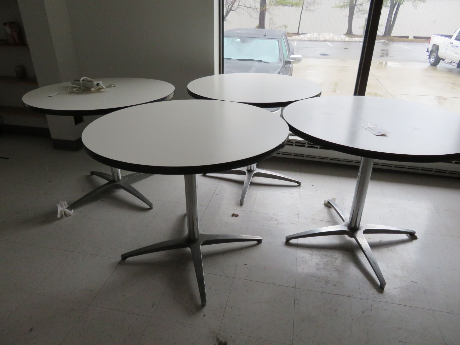 (4) 3' Round Tables