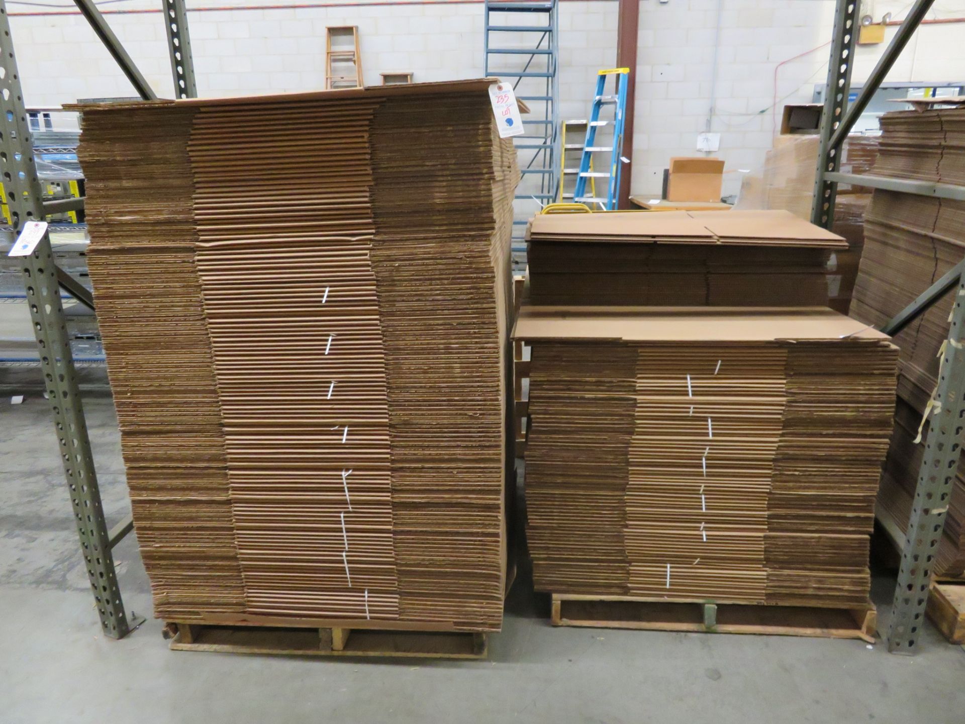 [LOT] Asst. Corrugated Cardboard Boxes in 1 Bay (24x24x18, 24x24x16, 24x16x8)