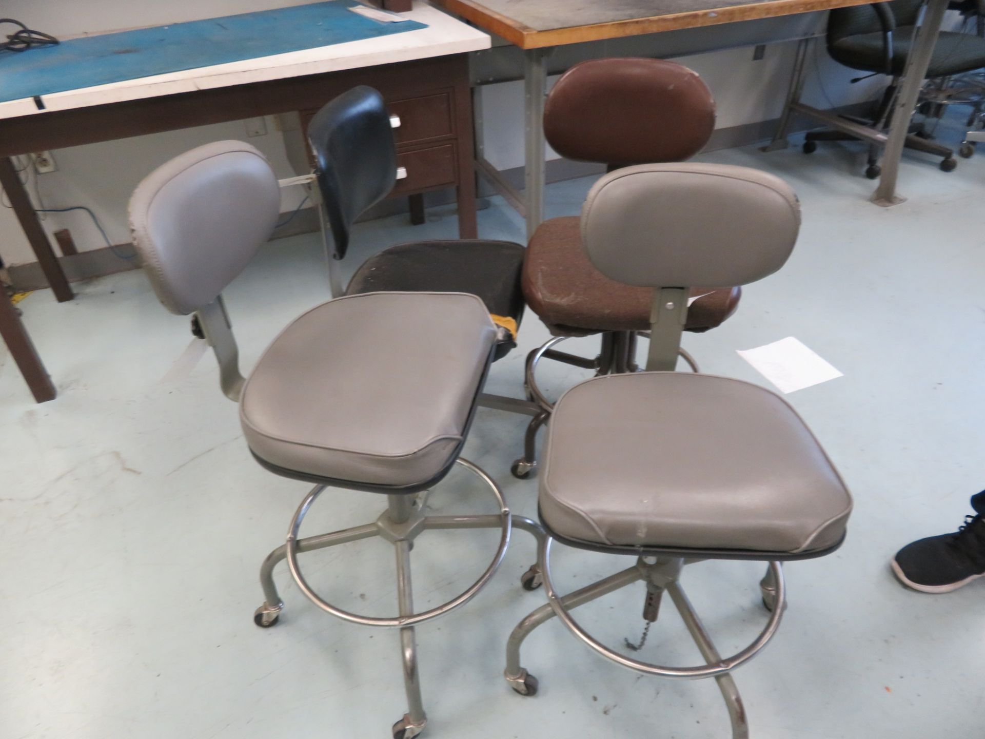 (4) Asst. Industrial Rolling Lab Chairs (2) Cramer