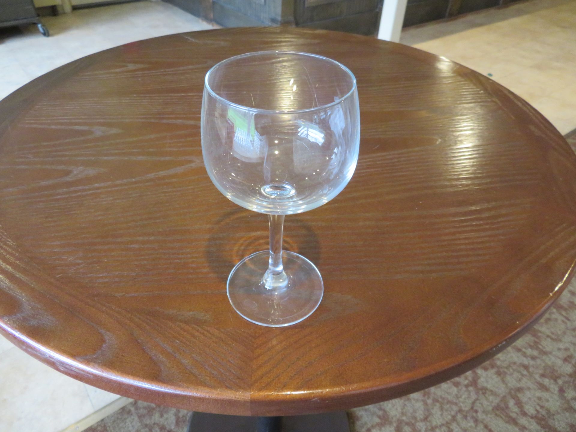 (161) Wine Glasses