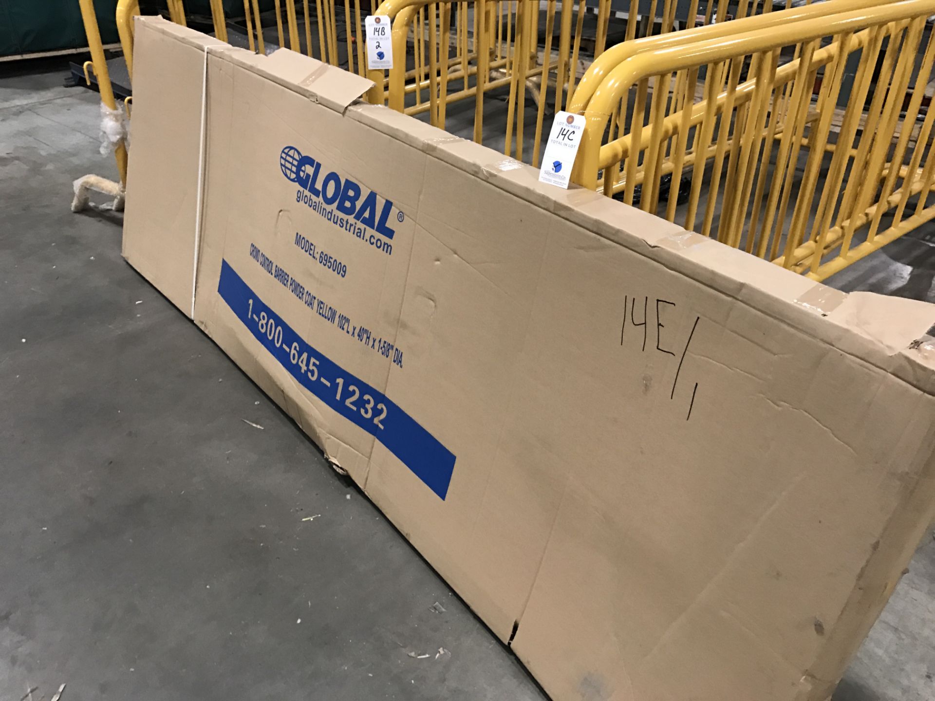 (1) Global #695009 Crowd Control Barriers 10"L x 40"H x 1 5/8"D (NIB)