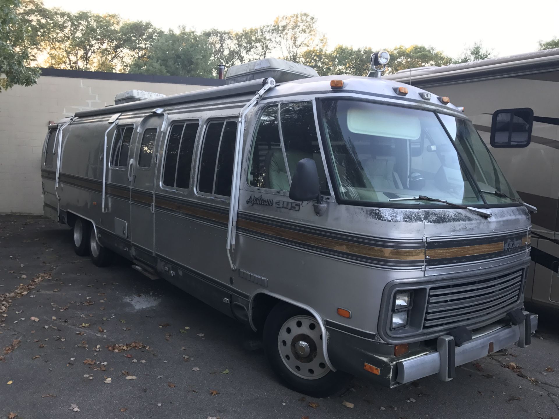 1986 Airstream #345 Motorhome -- More Info To Come - Image 3 of 10
