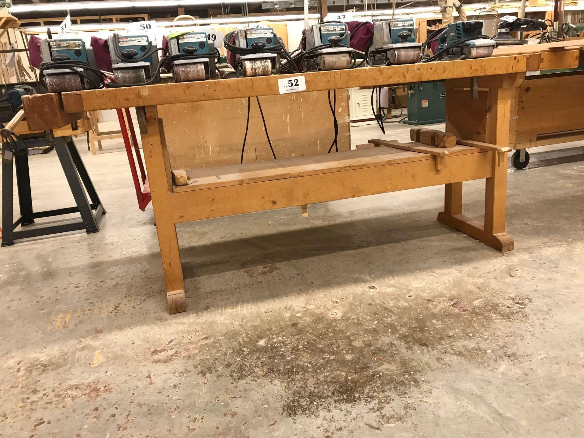 Woodworking bench