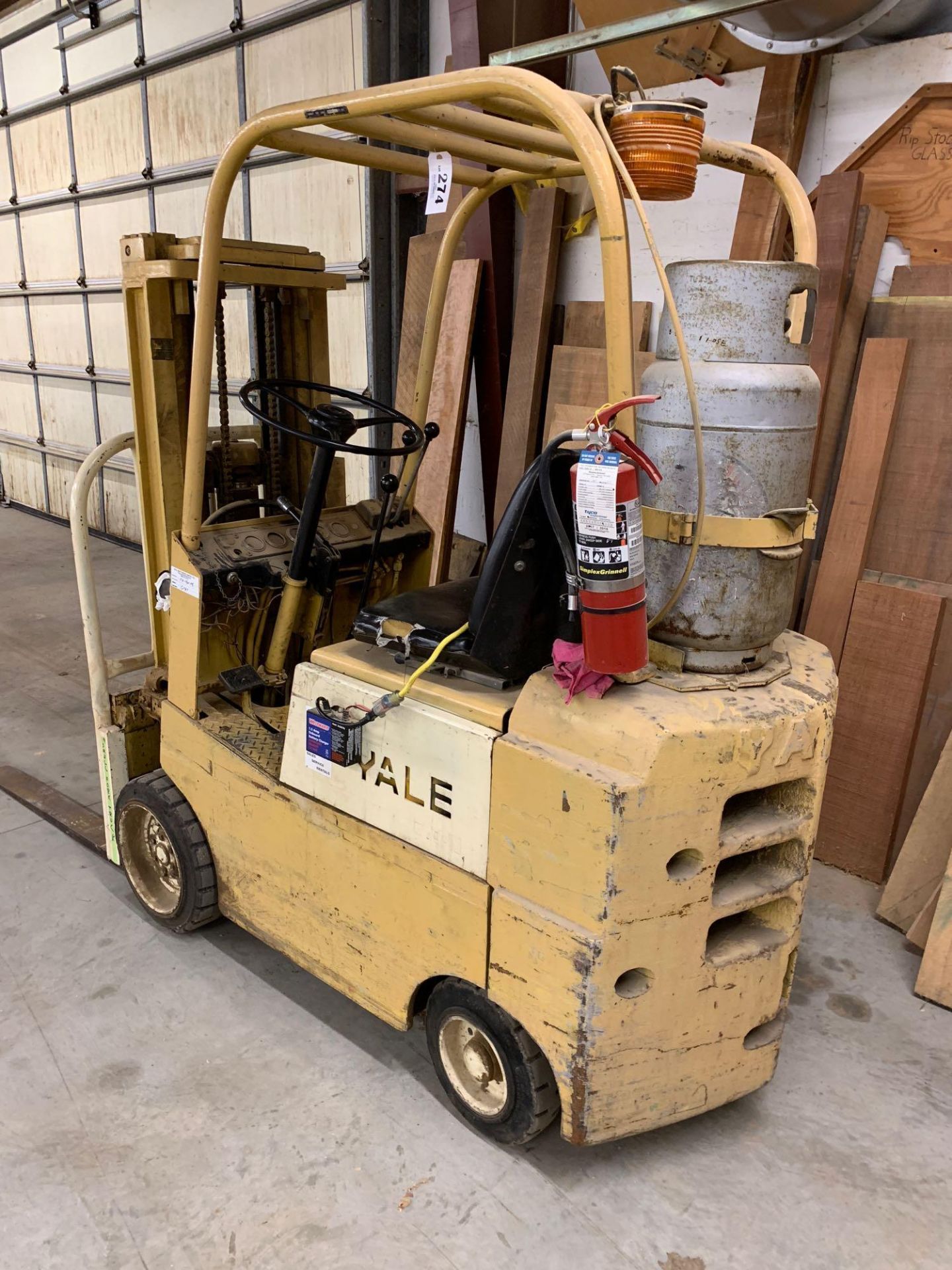 Yale propane forklift 6,181 hours.  Delivery of the forklift to the buyer will not occur prior to 4: - Image 2 of 3