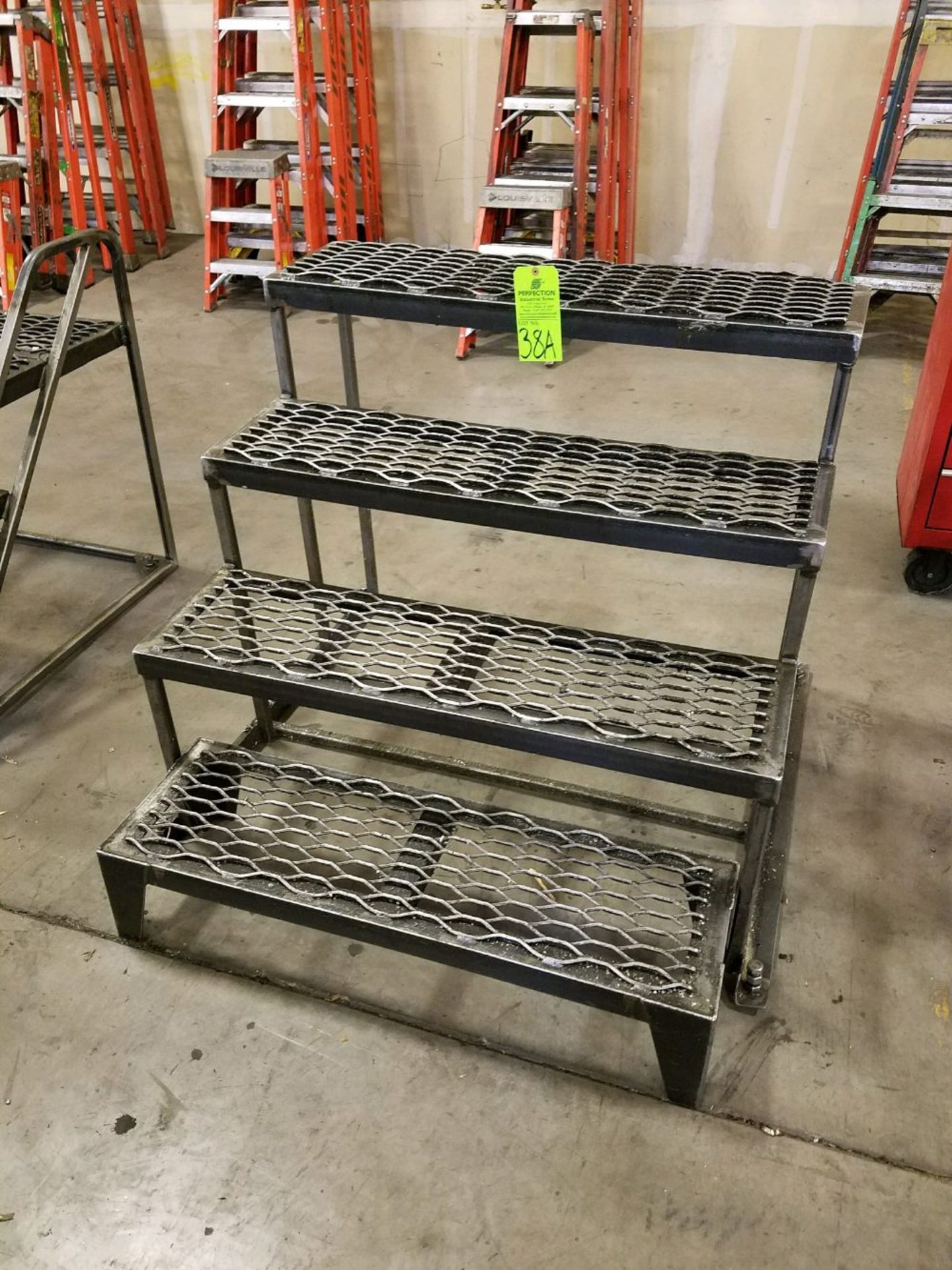 Steel 4-Step Ladder