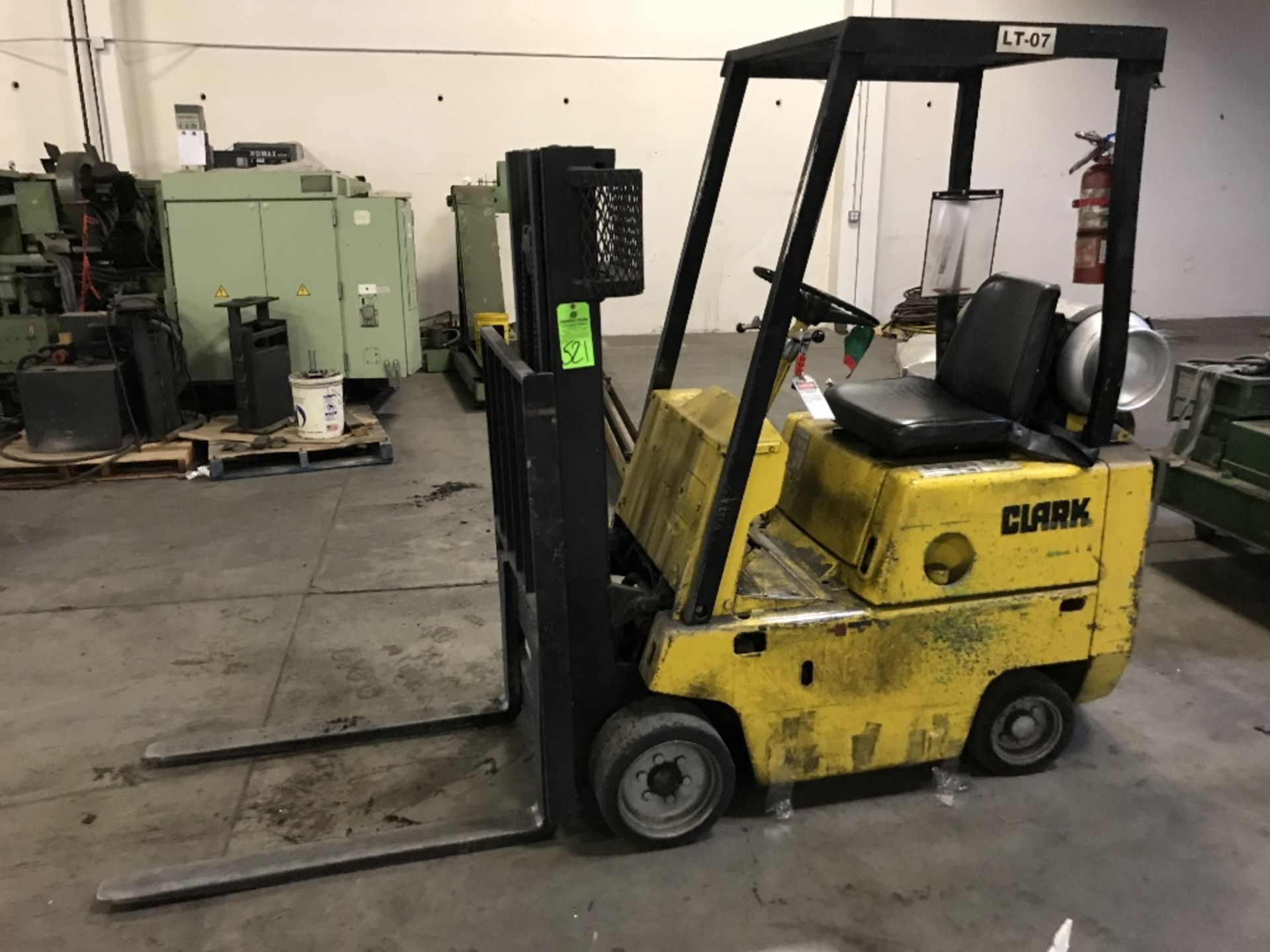 2,500 LB Clark C500-30 LP Forklift, s/n 235-358-3857, Dual Mast, 48" Fork Length