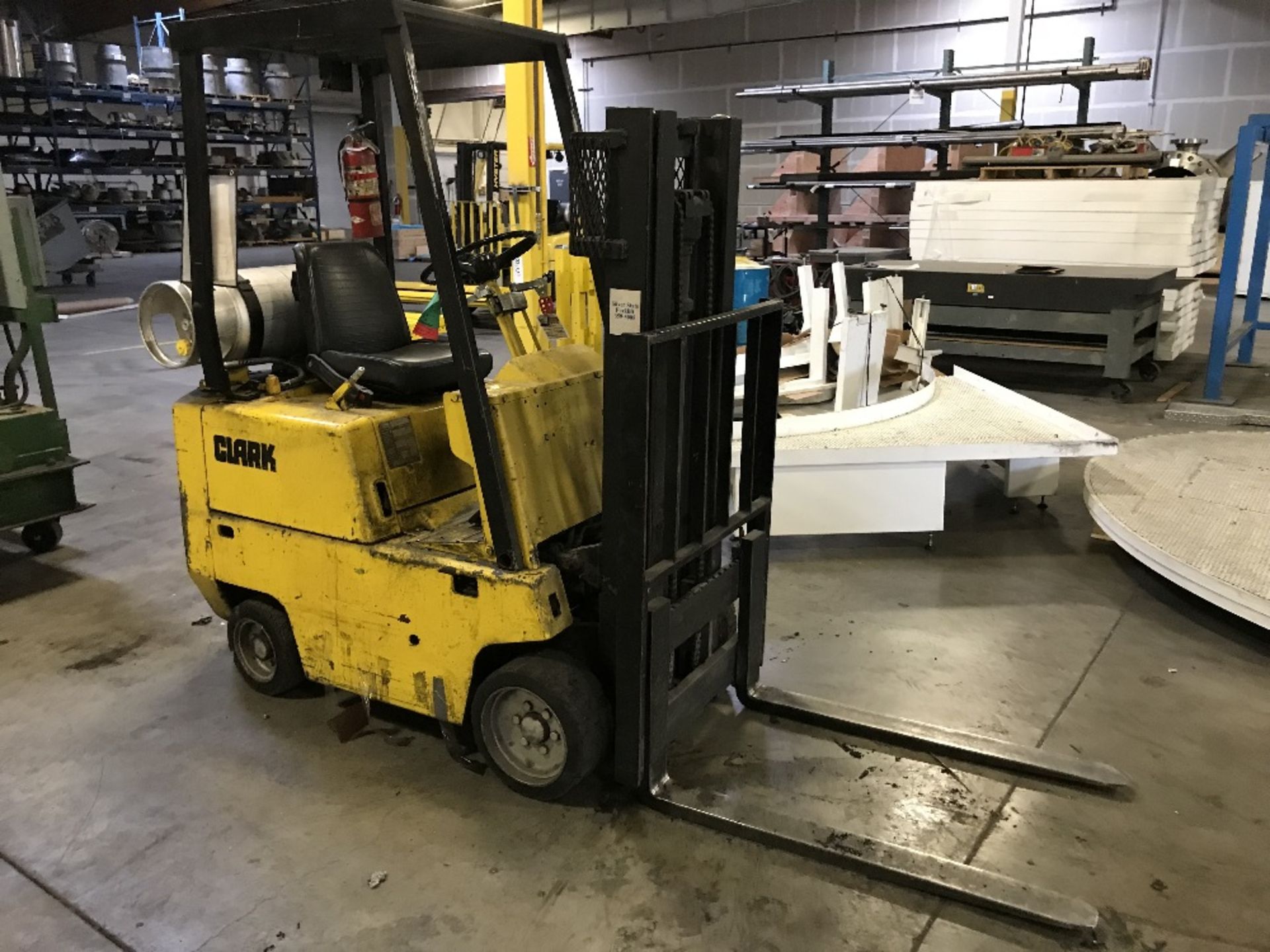 2,500 LB Clark C500-30 LP Forklift, s/n 235-358-3857, Dual Mast, 48" Fork Length - Bild 2 aus 4