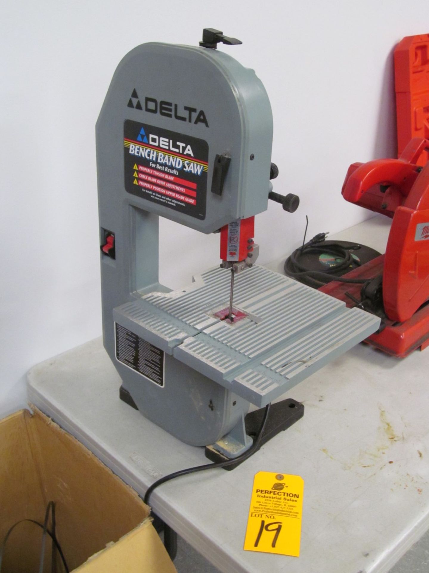 Delta 28-185 Bench top Vertical Band Saw