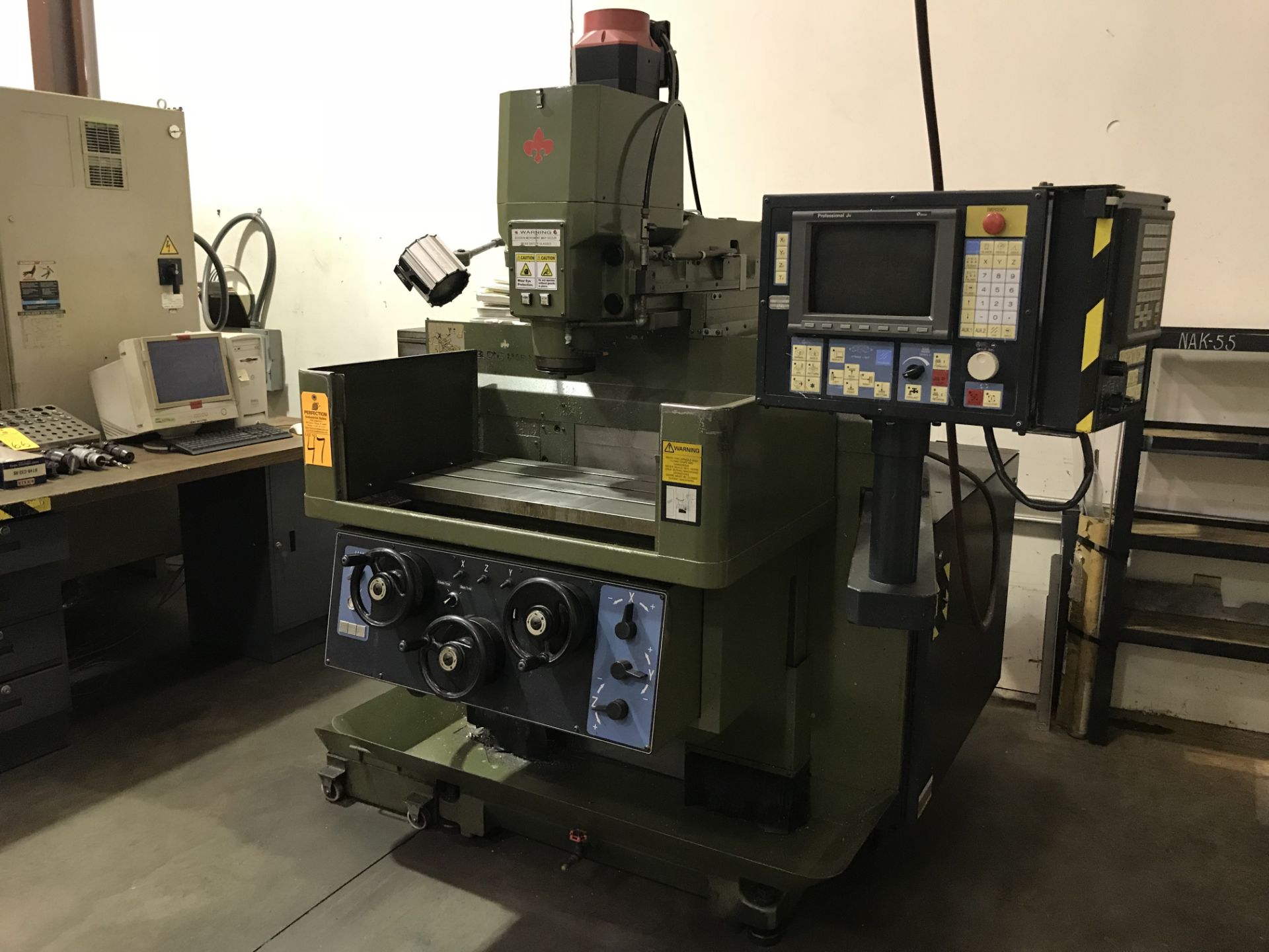 Leblond Makino KE55 CNC Knee Type Mill, s/n MAM9005, w/MAKINO PROFESSIONAL Control, 31.5”x15” Table