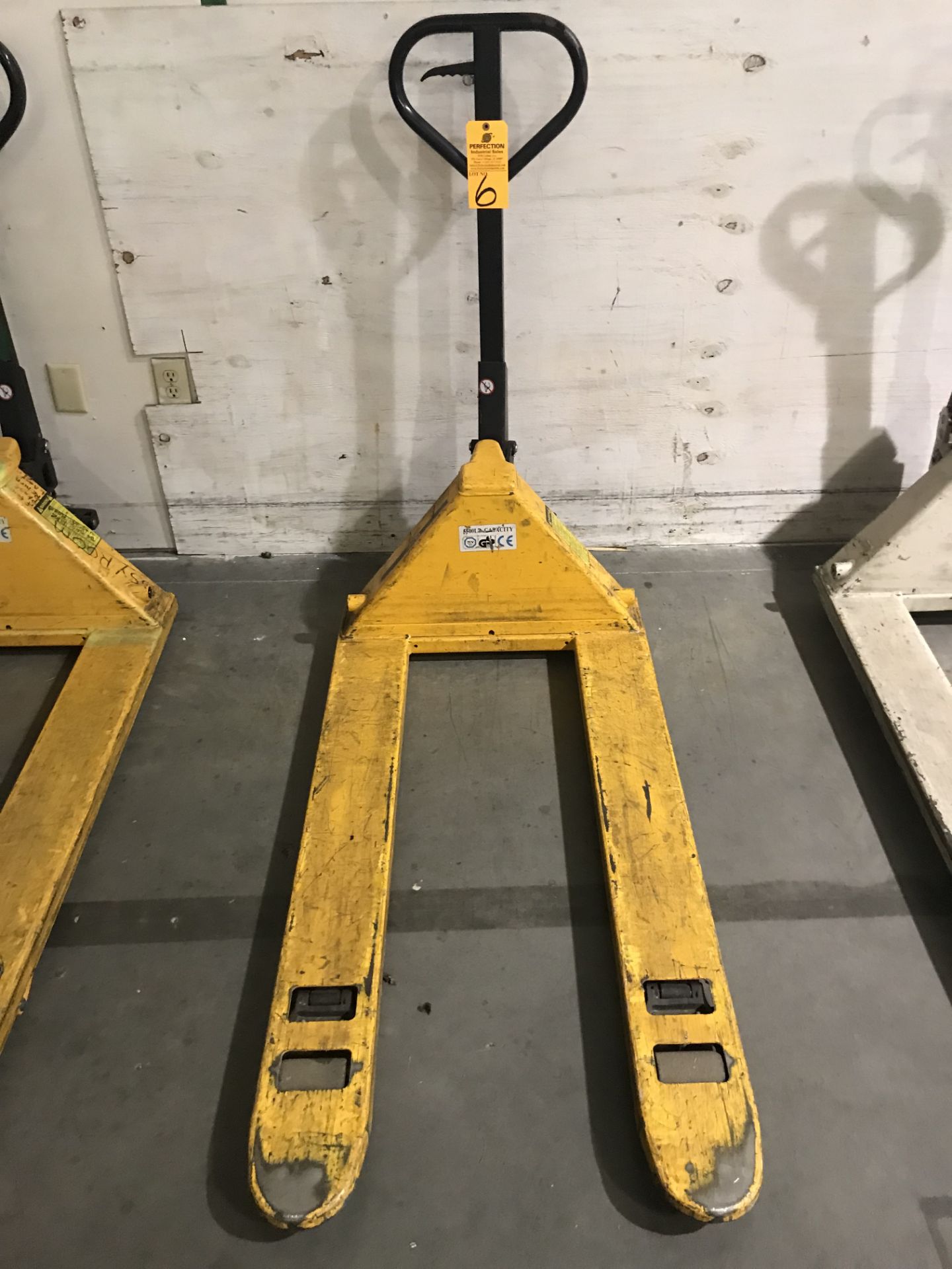 Uline H-1043 Pallet Jack