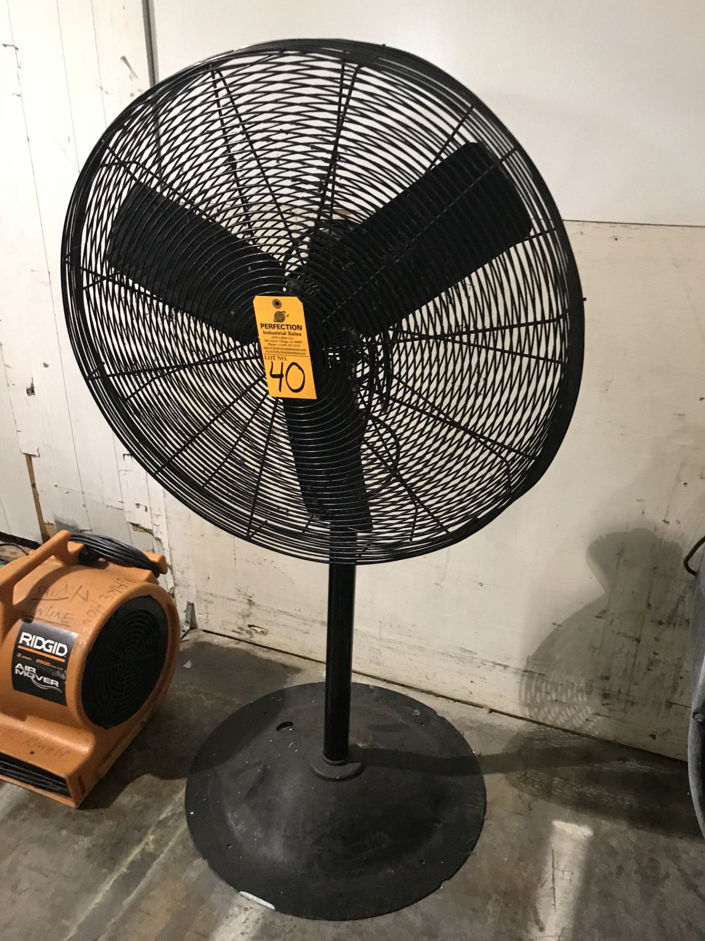 32" Pedestal Shop Fan