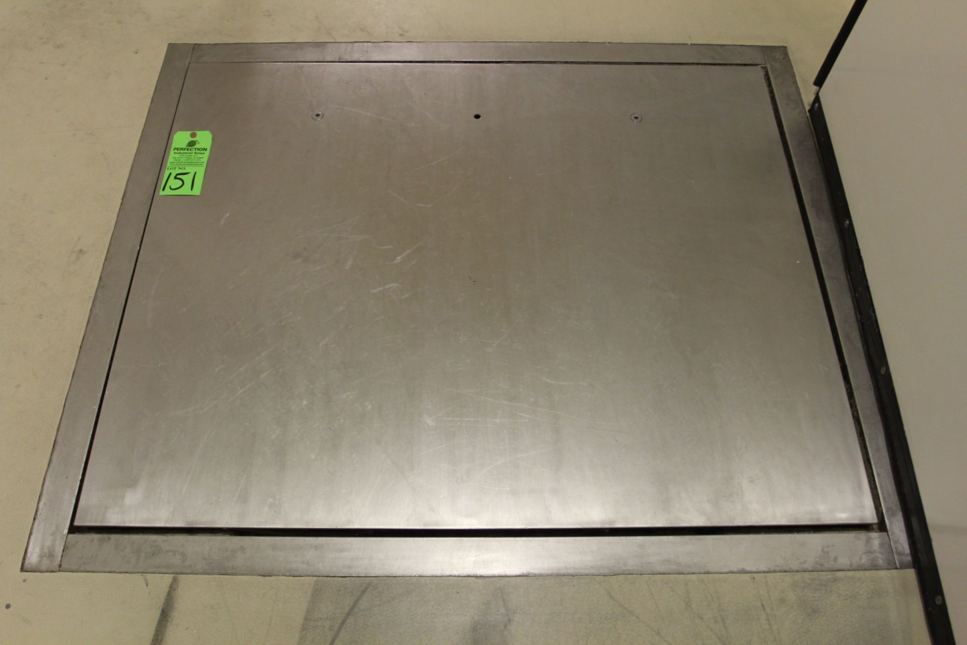 1200 kg Built-In Stainless Steel Floor Scale w/ Mettle Toledo Lynx Digital Readout, s/n na