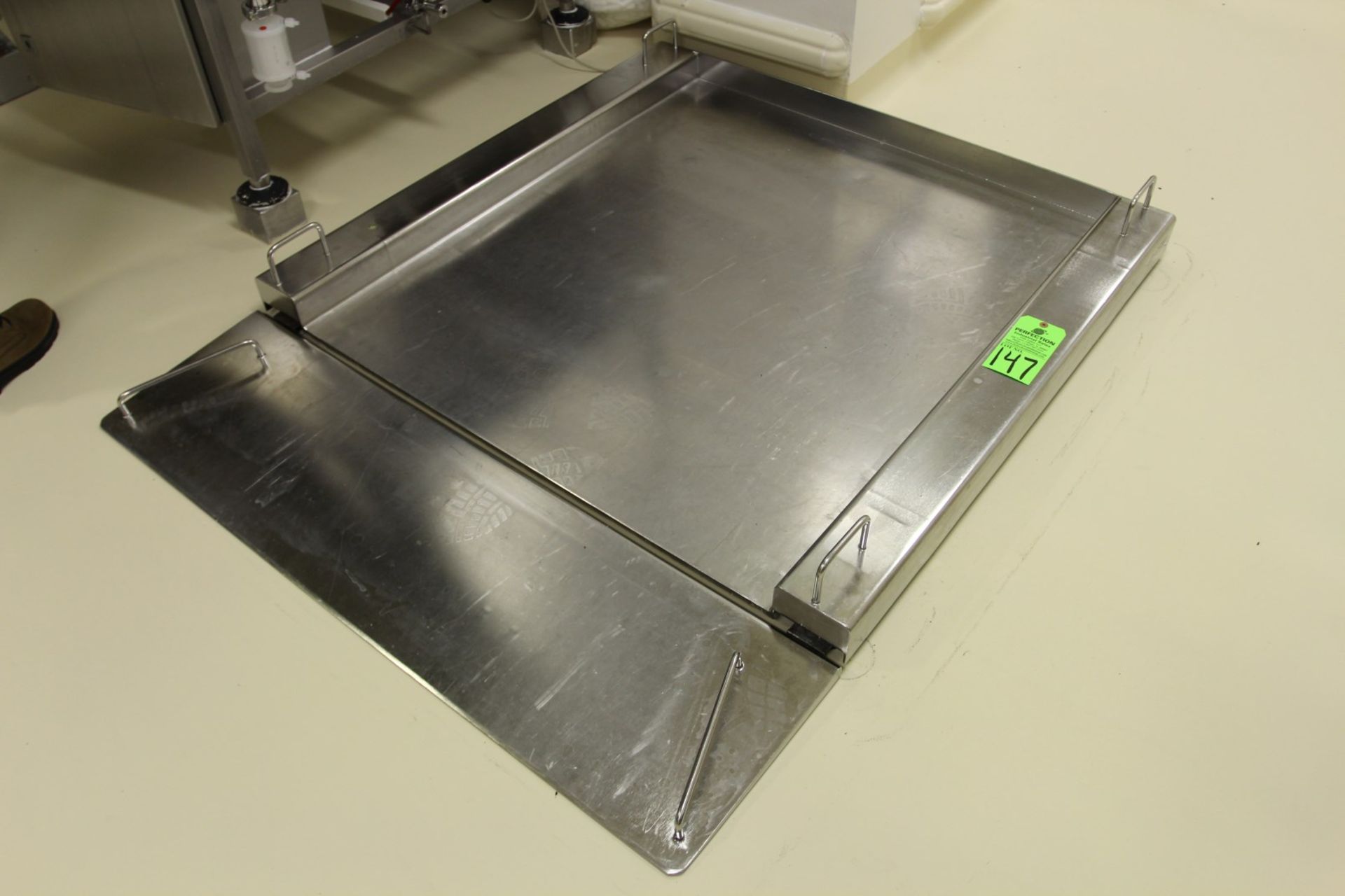 1500 kg Sartorius IFS4-1500-NL Stainless Steel Floor Scale, s/n 17738320, 115cm x 100cm, Siebert