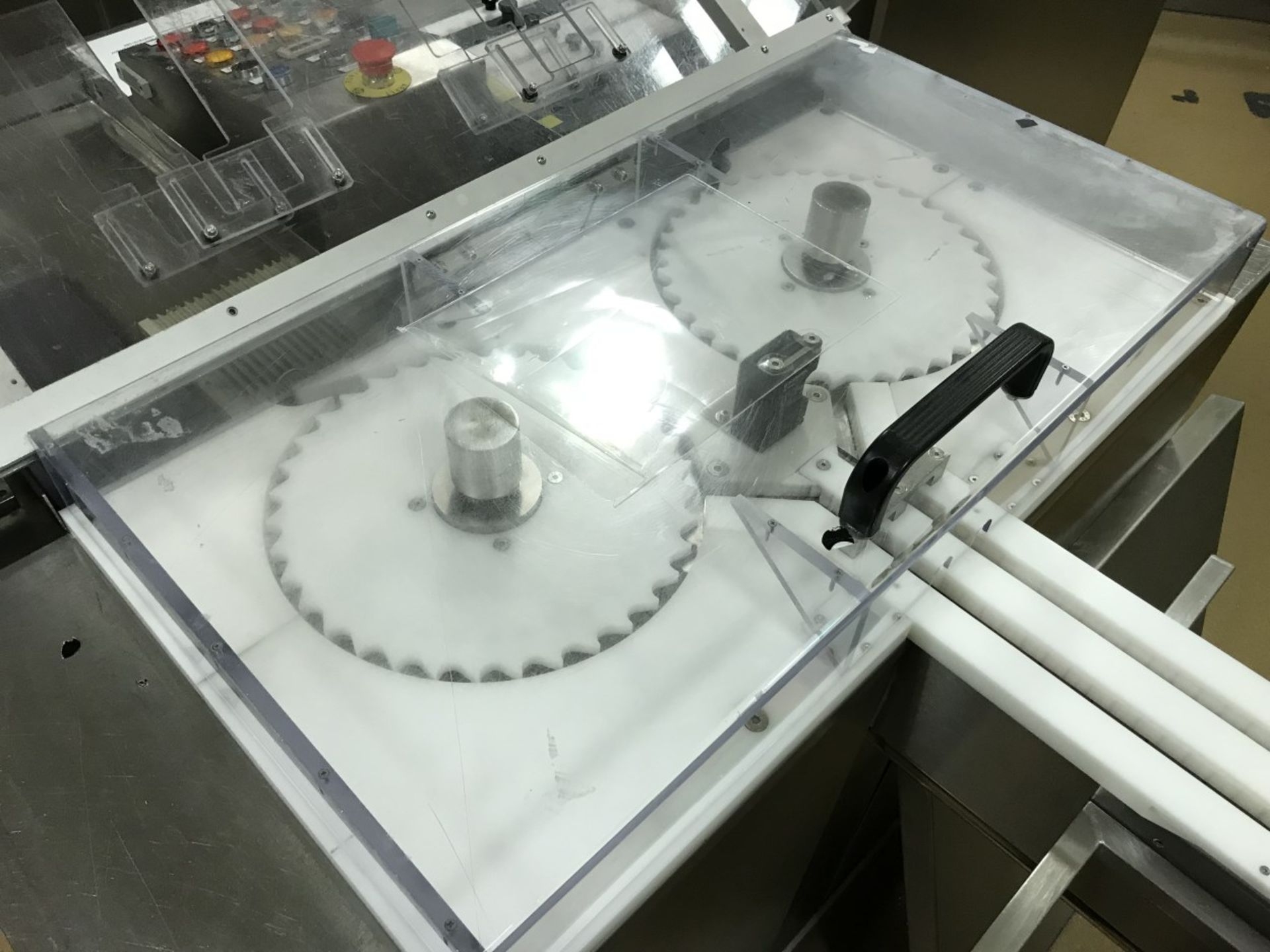 Table Loading System w/ Centrifugal Force Rotating Table Loader and Multi-Channel Conveyor System - Image 4 of 9