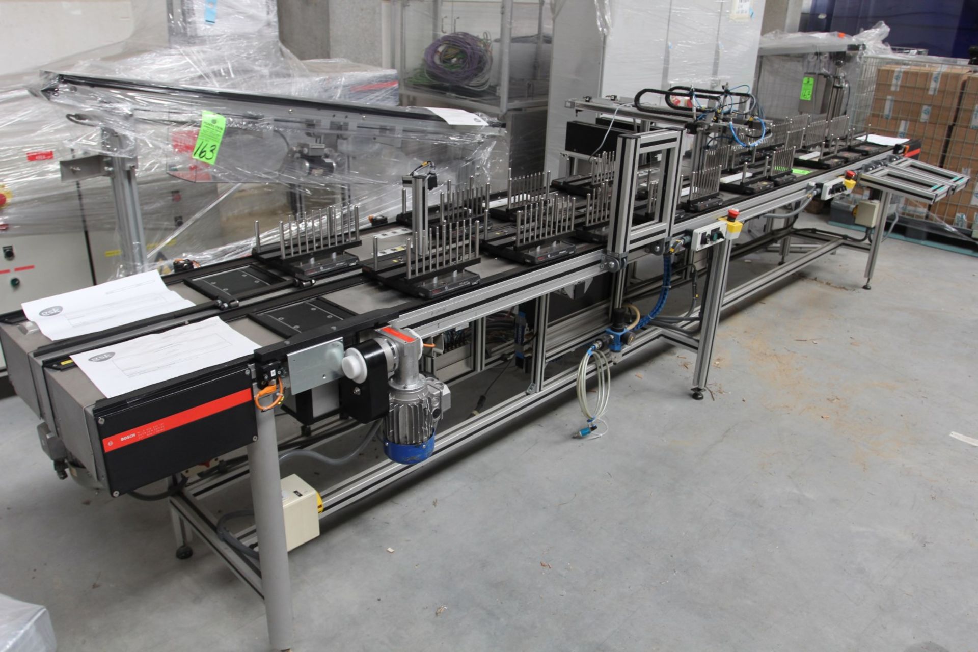 Groninger Syringe Transport Conveyor System w/ Bosch, (Location: DK MOVES, Arthur De Coninckstraat