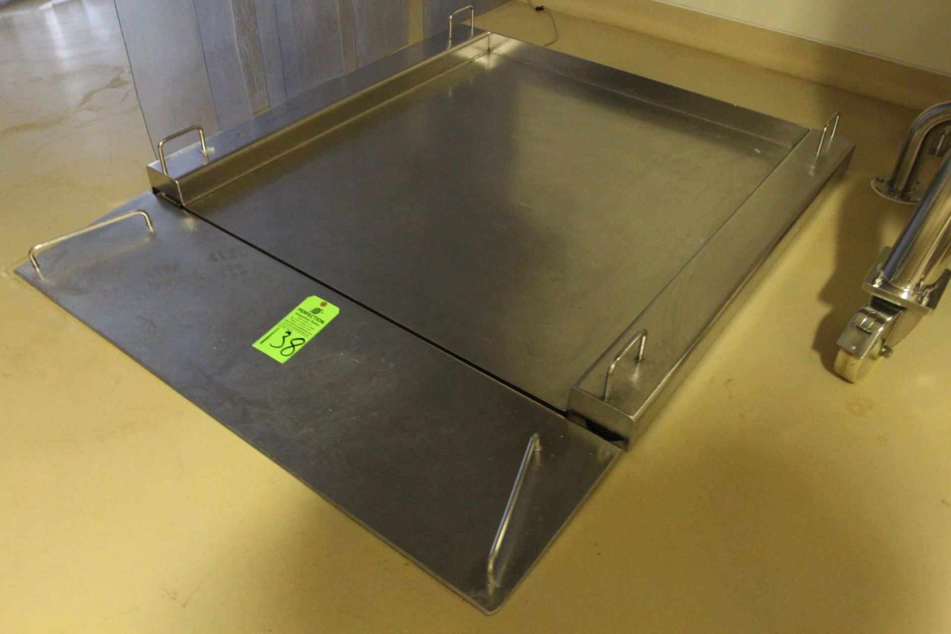 1500 kg Sartorius IFS4 1500NL Stainless Steel Floor Scale, s/n 17738327, 115cm x 100cm, Sartorius