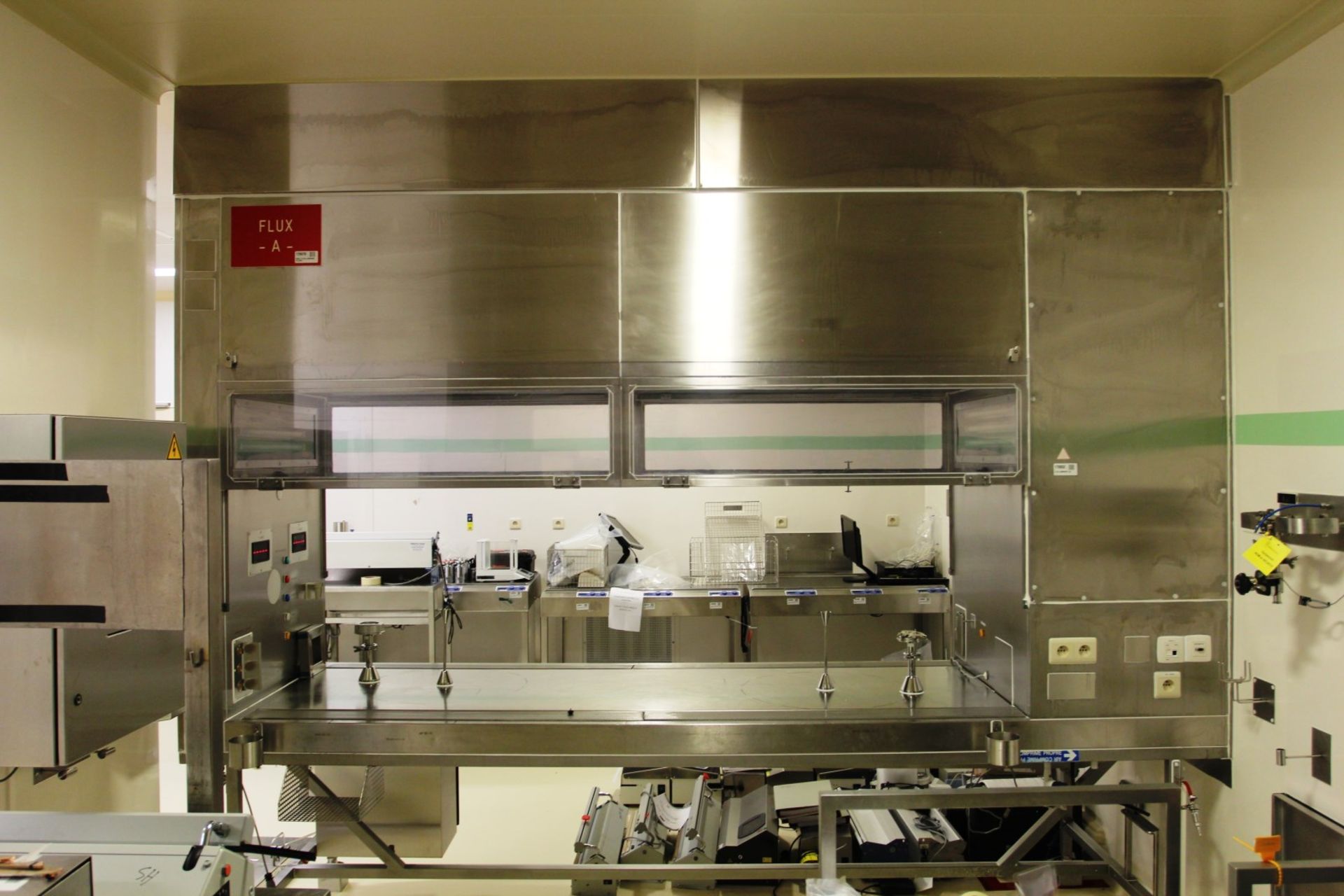 Monair Flux Laminaire Ventilated Fume Hood - Image 3 of 5