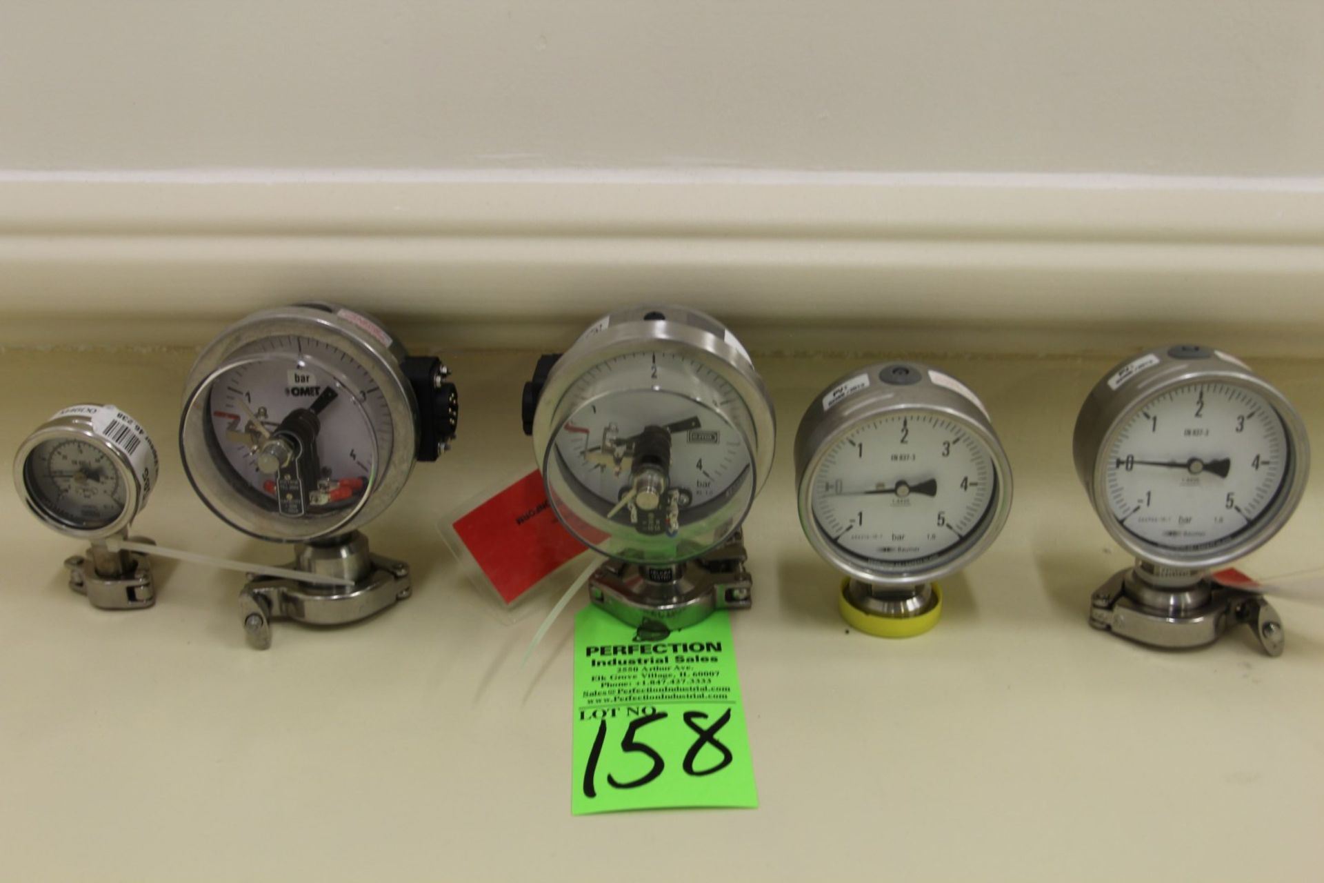 Lot of (5) Pressure Gauges