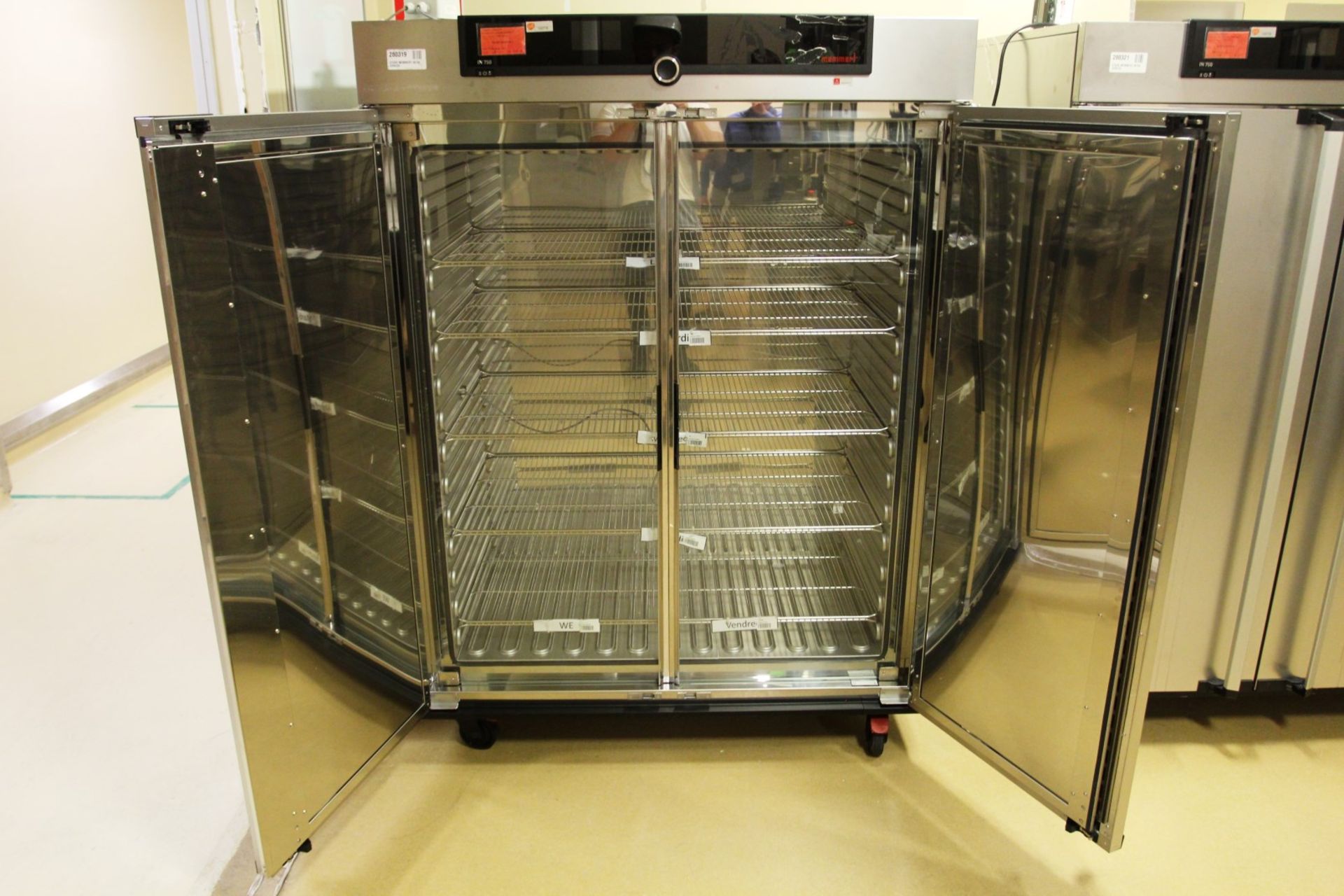 Memmert IN 750 Incubator, s/n B813.0133, 80 Degree Celcius Max Temp - Bild 2 aus 4