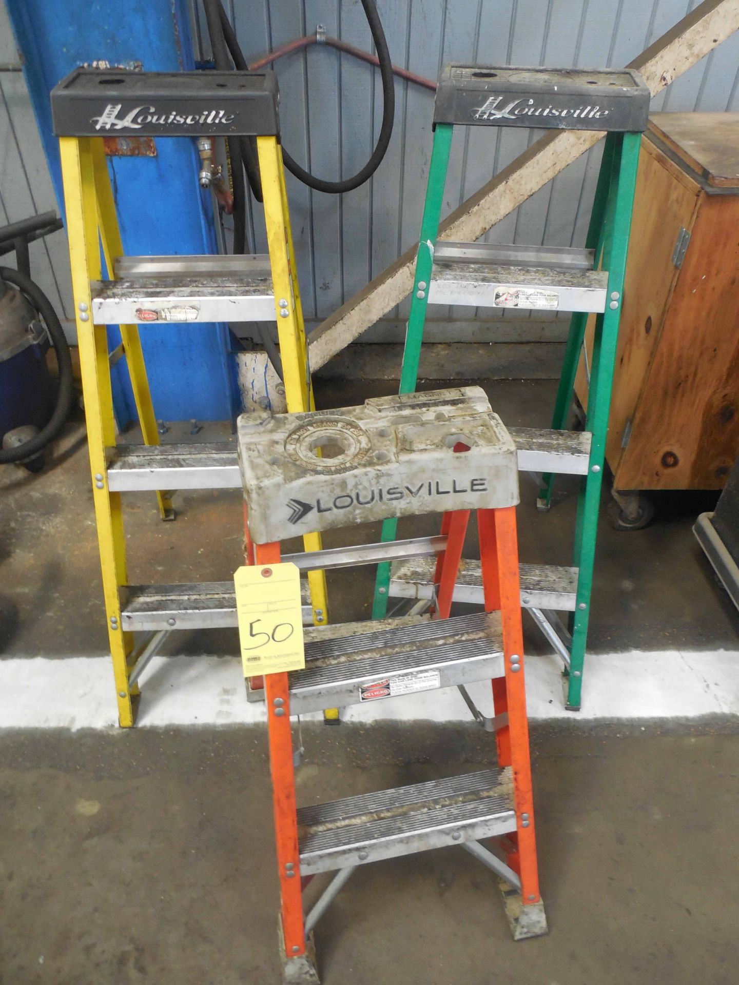 LOT OF A-FRAME LADDERS: 4' & 3'