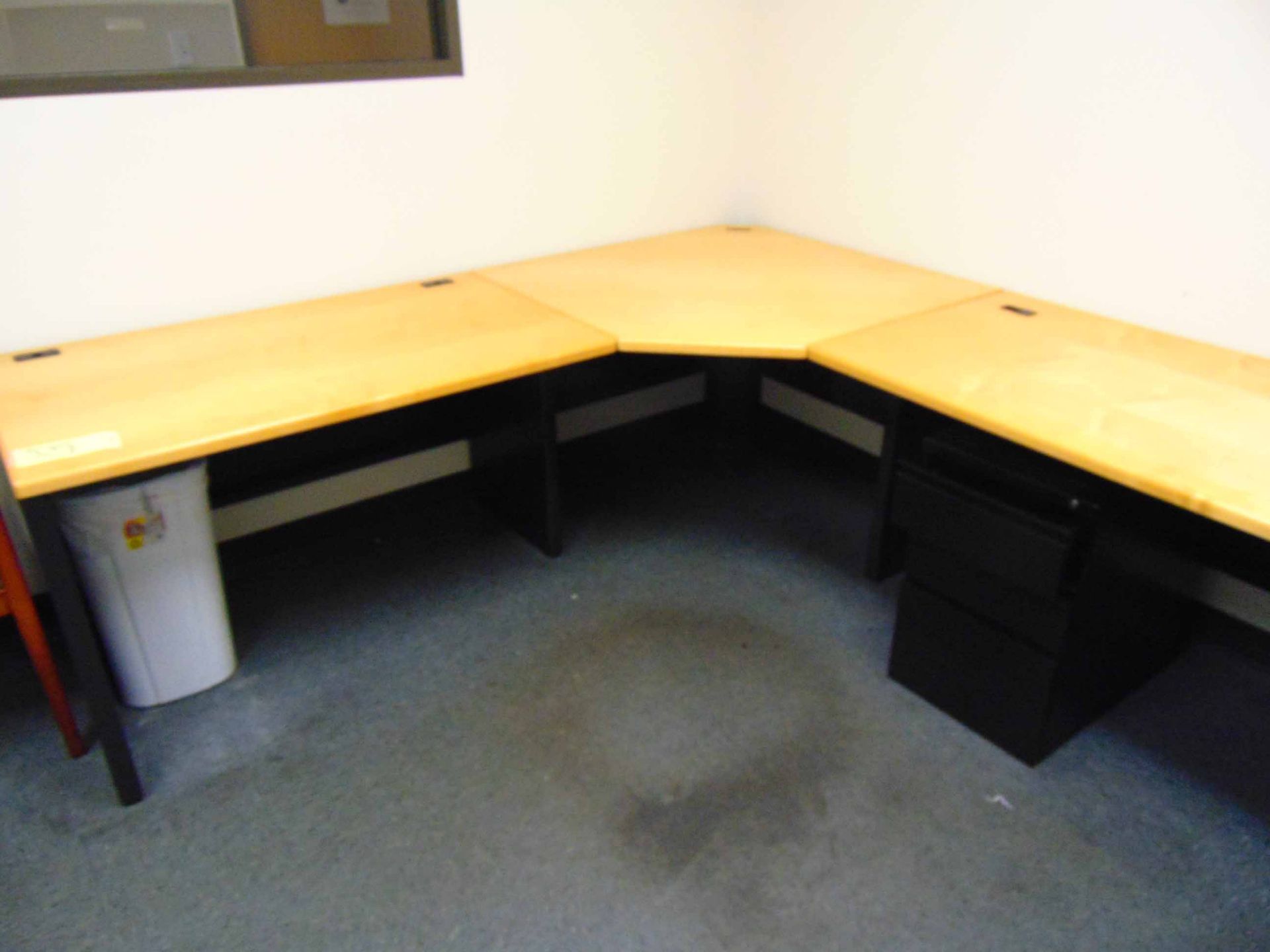 LOT OF OFFICE FURNITURE: L-shaped desk, file cabinet, bookcase, round table & (5) chairs - Image 3 of 3