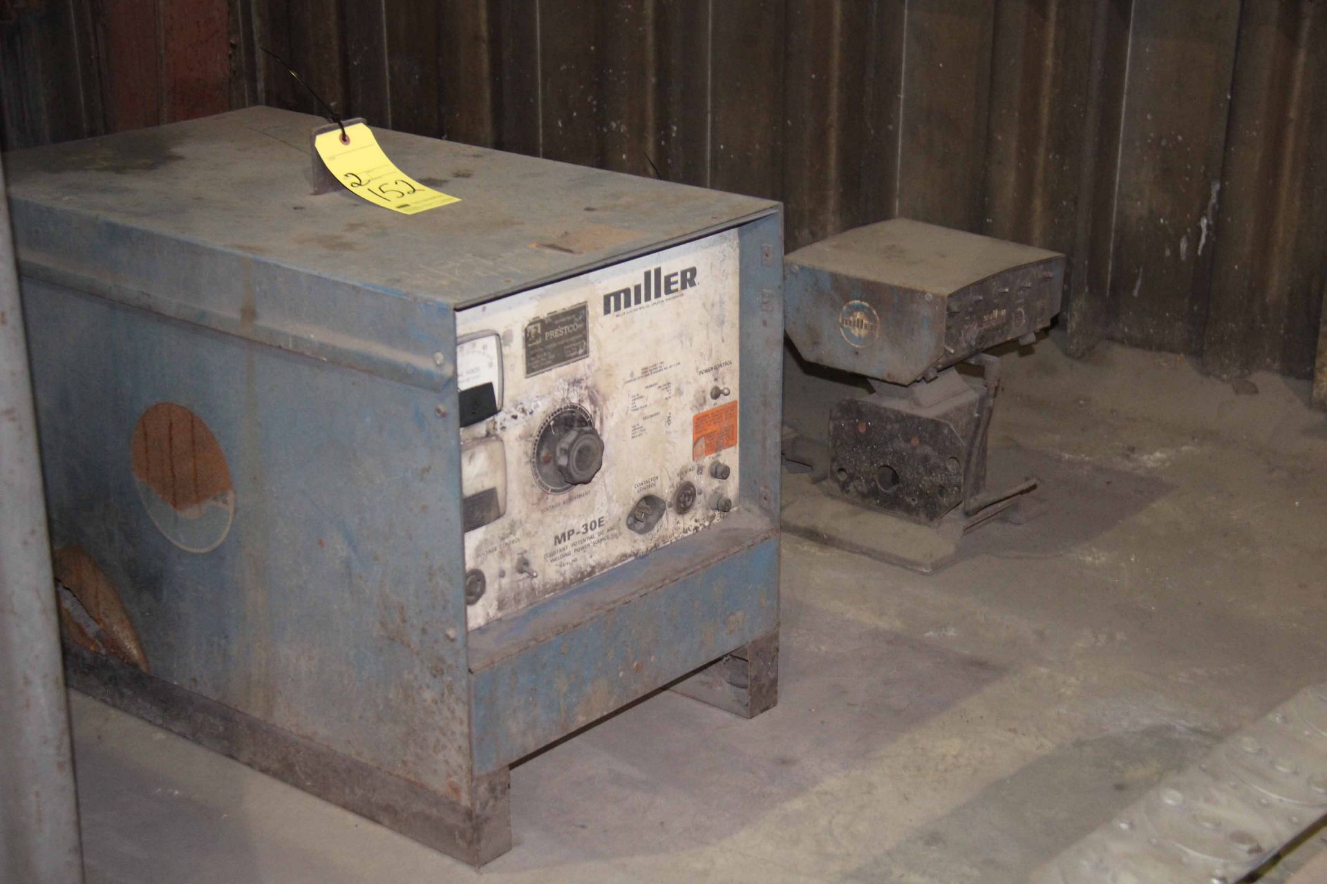 WELDING MACHINE, MILLER MDL. MP-30E, Miller wire feeder, S/N JB569387 (for parts only) - Image 2 of 2