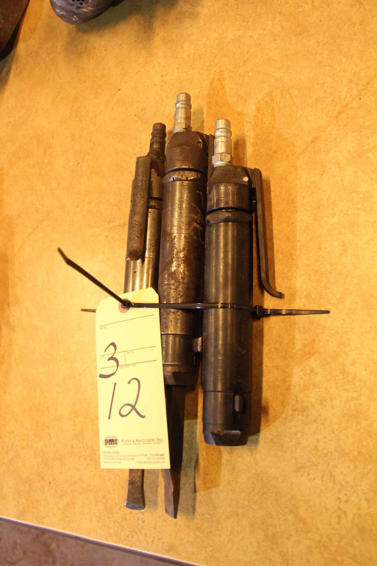 LOT OF AIR CHISELS (3)