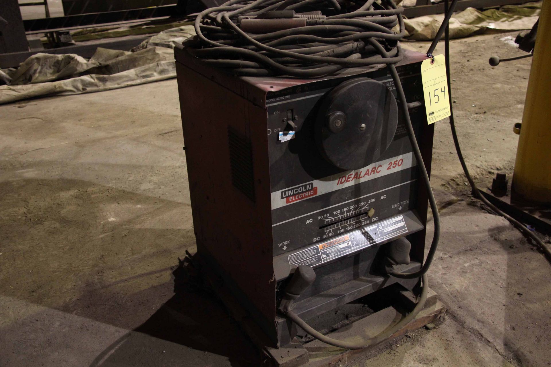 ARC WELDER, LINCOLN MDL. IDEALARC 250, 250 amp, 30% duty cycle, Air Arc gouging leads, S/N