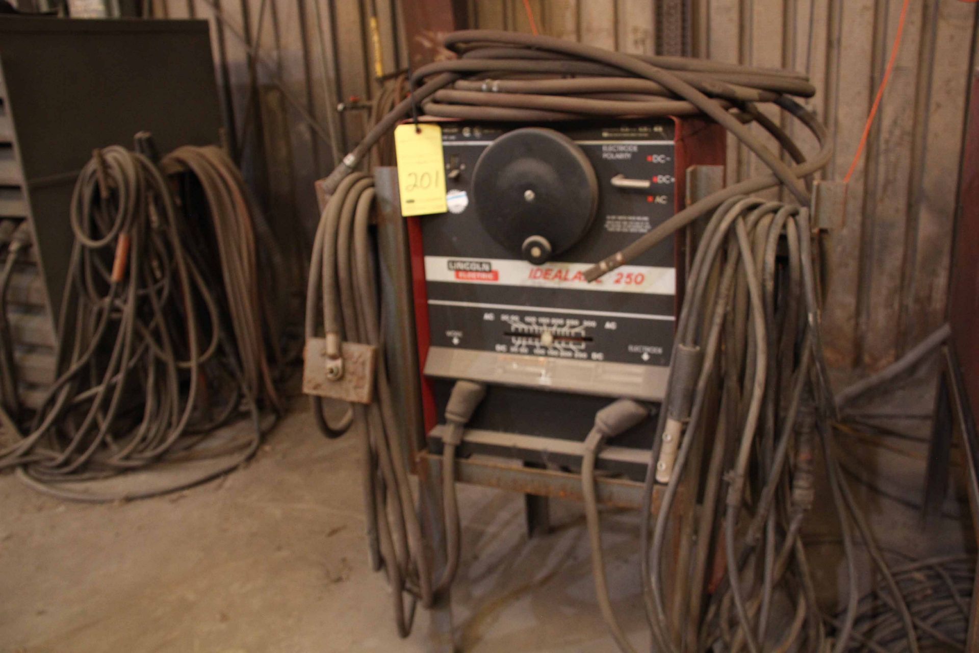 ARC WELDER, LINCOLN MDL. IDEALARC 250, 250 amps, 30% duty cycle, Air Arc gouging leads, S/N