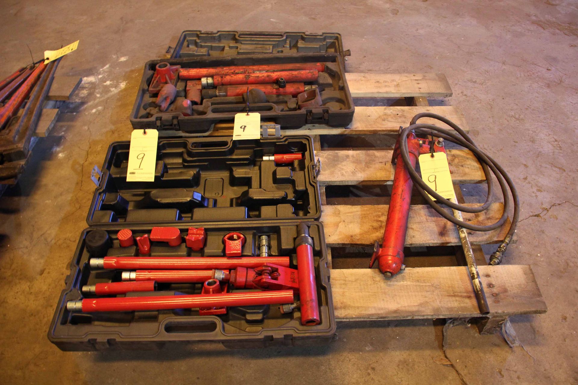 HYDRAULIC PORTA-POWER, w/(2) cases of attachs.