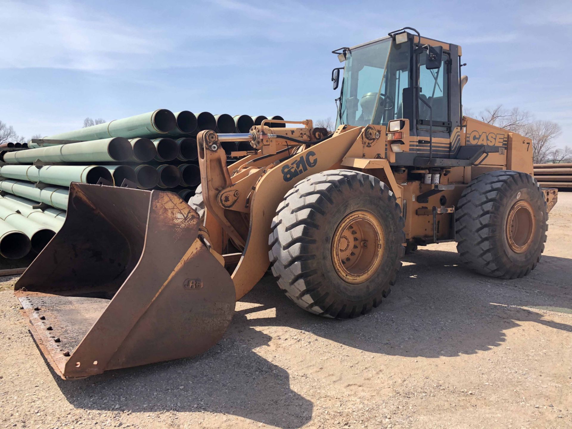 RUBBER TIRED BUCKET LOADER, CASE MDL. 821C, new 2000, engine starts & runs, 9,189 H.O.M. (needs